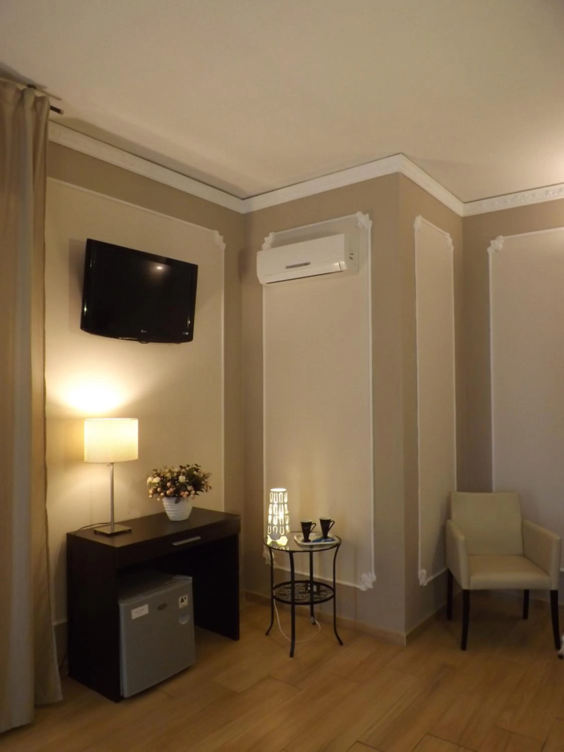 Photo of the whole room in La Maison Des Rêves