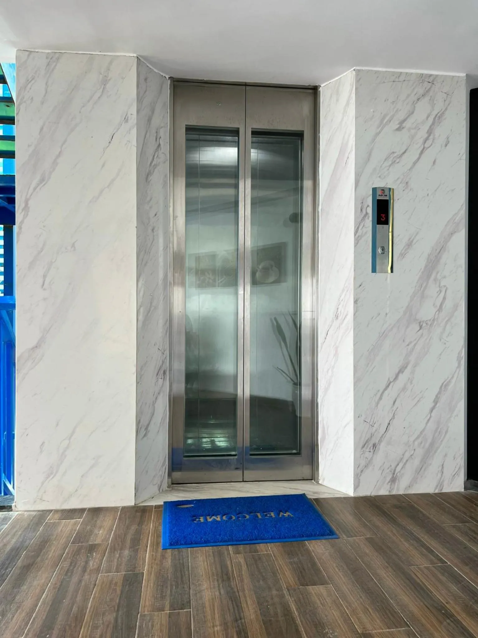 elevator in Cani Beach House