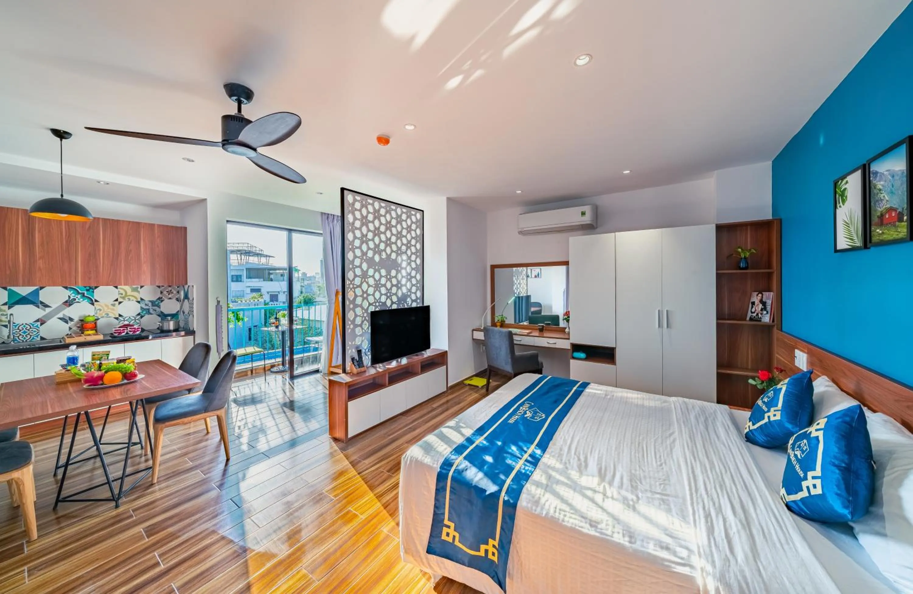 Photo of the whole room, Bed in Cani Beach House