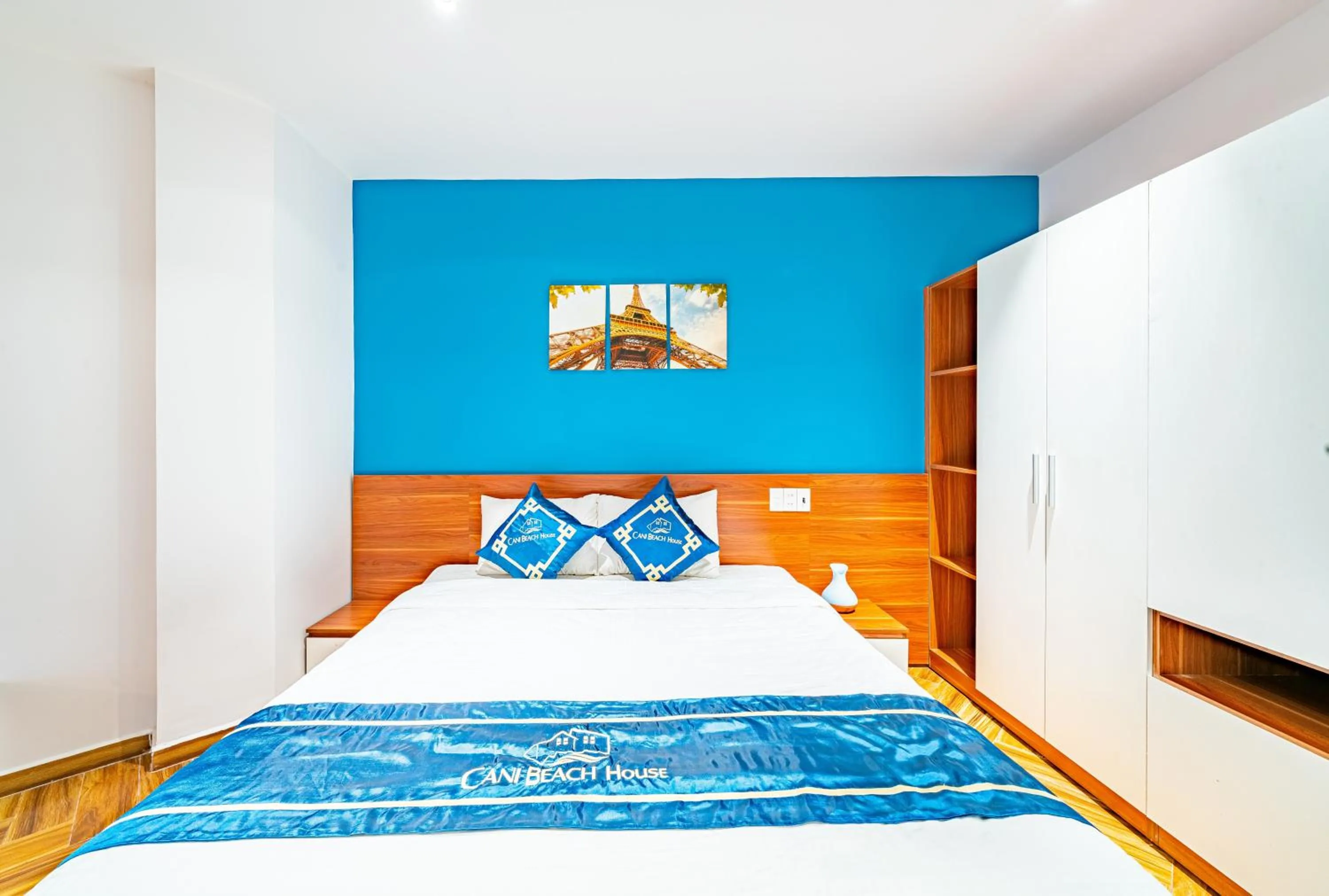 Bed in Cani Beach House