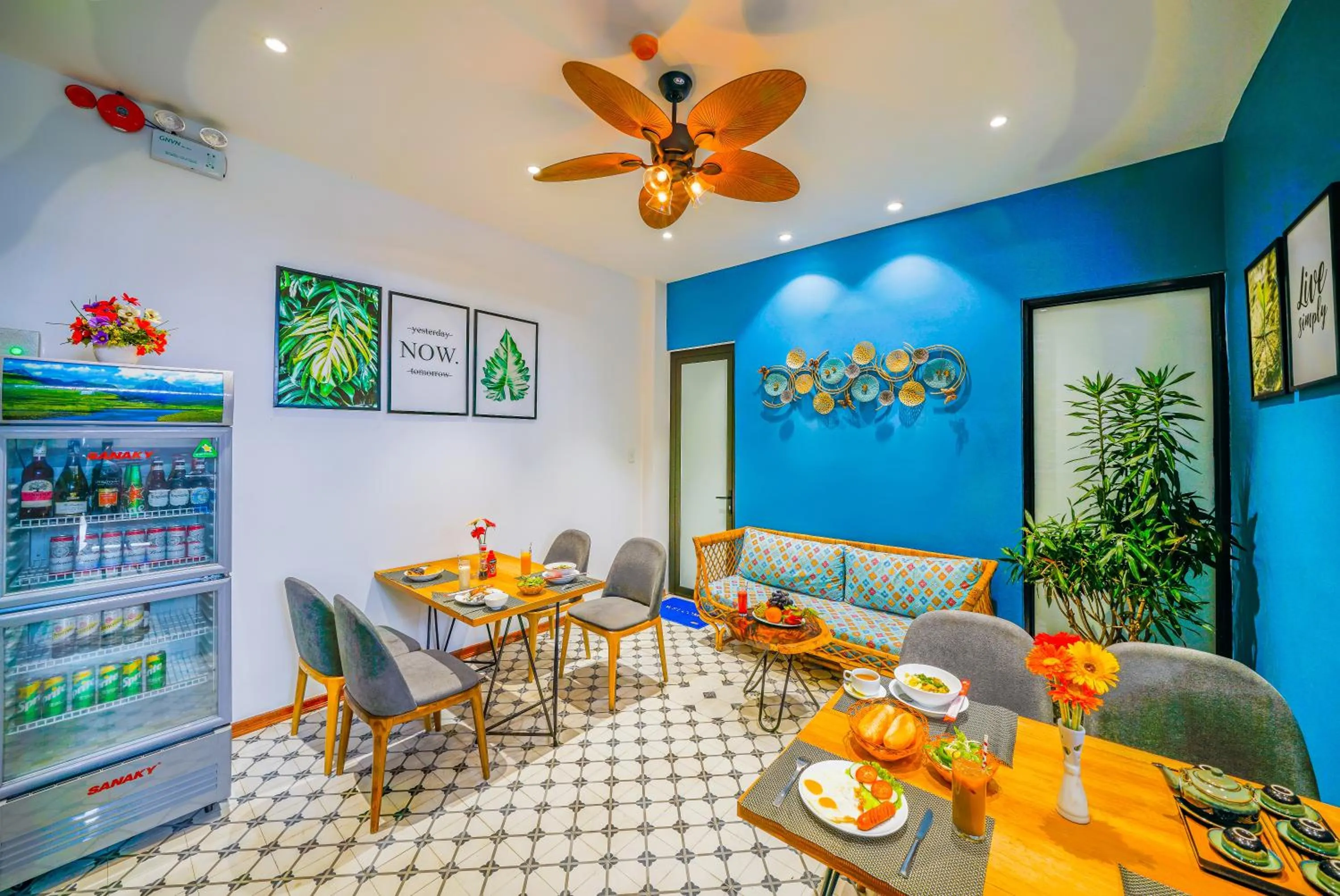 Dining area in Cani Beach House