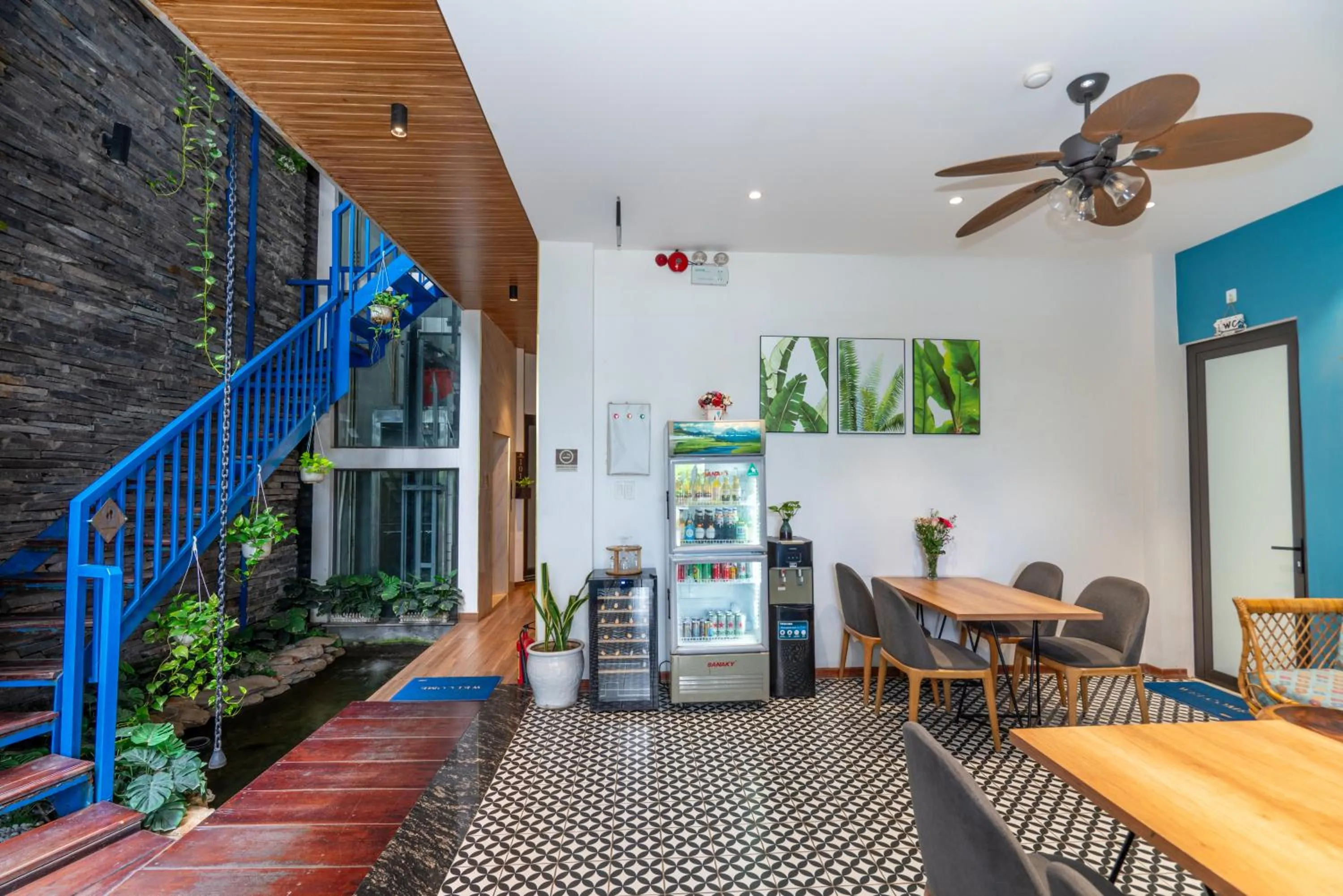 Dining area in Cani Beach House