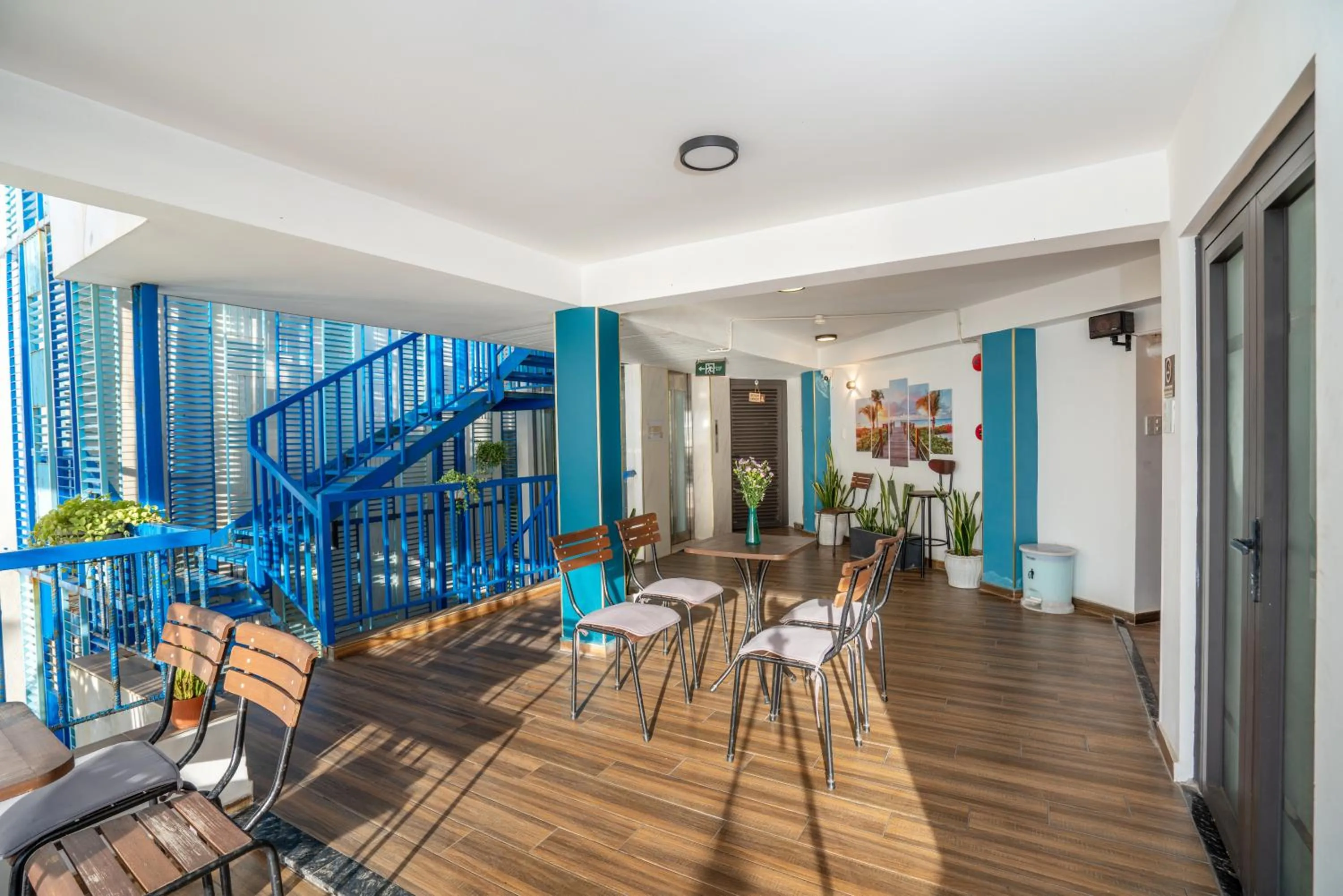 Dining area in Cani Beach House