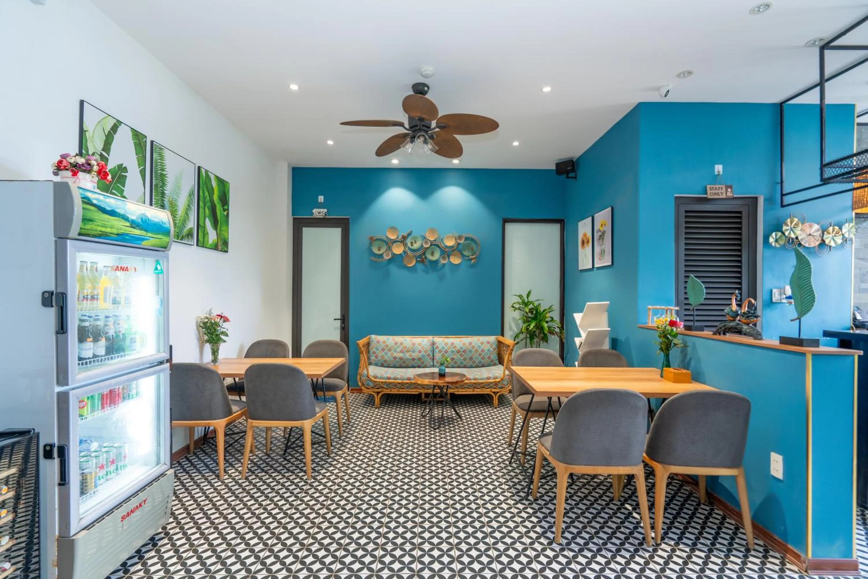 Dining area in Cani Beach House