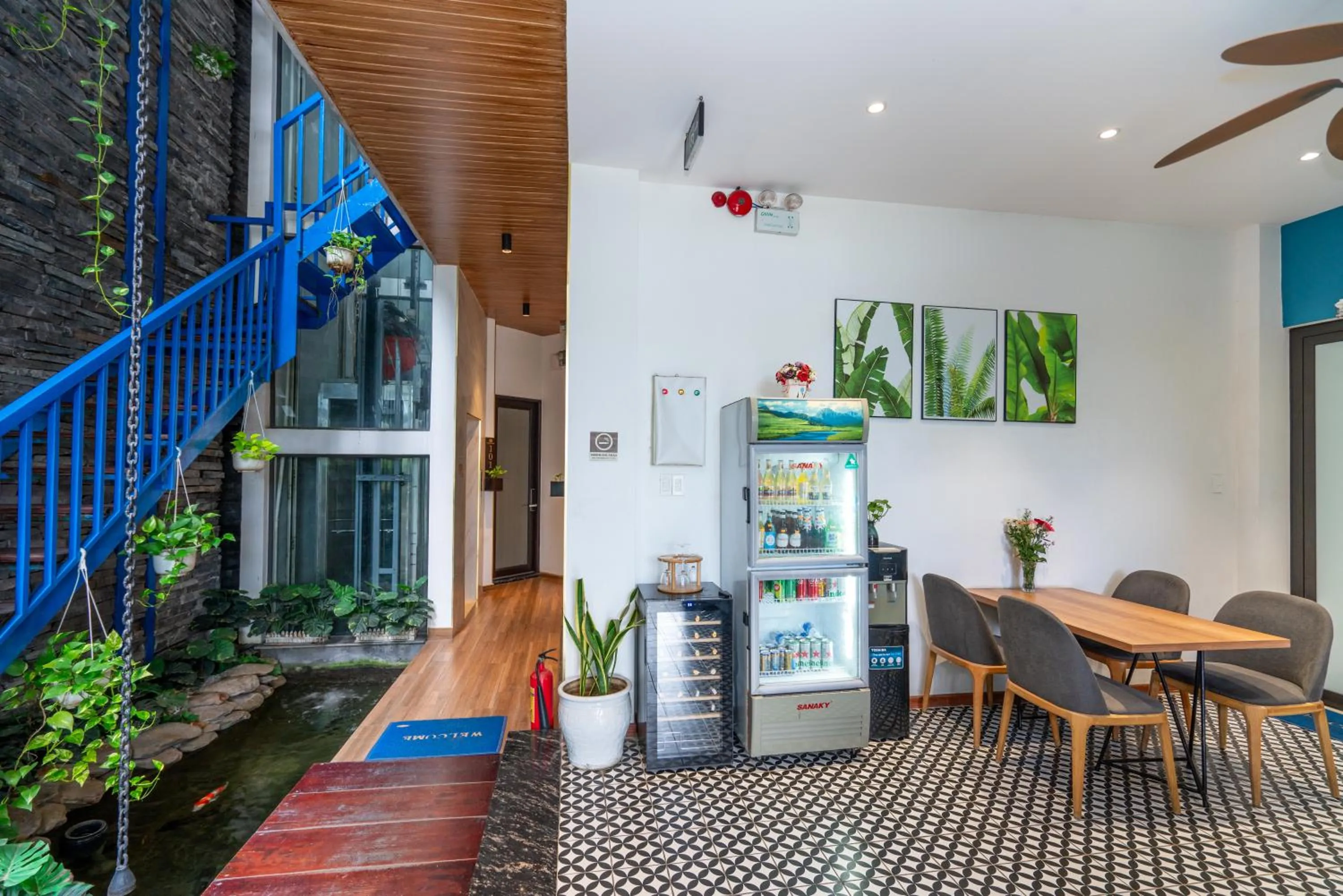 Dining area in Cani Beach House