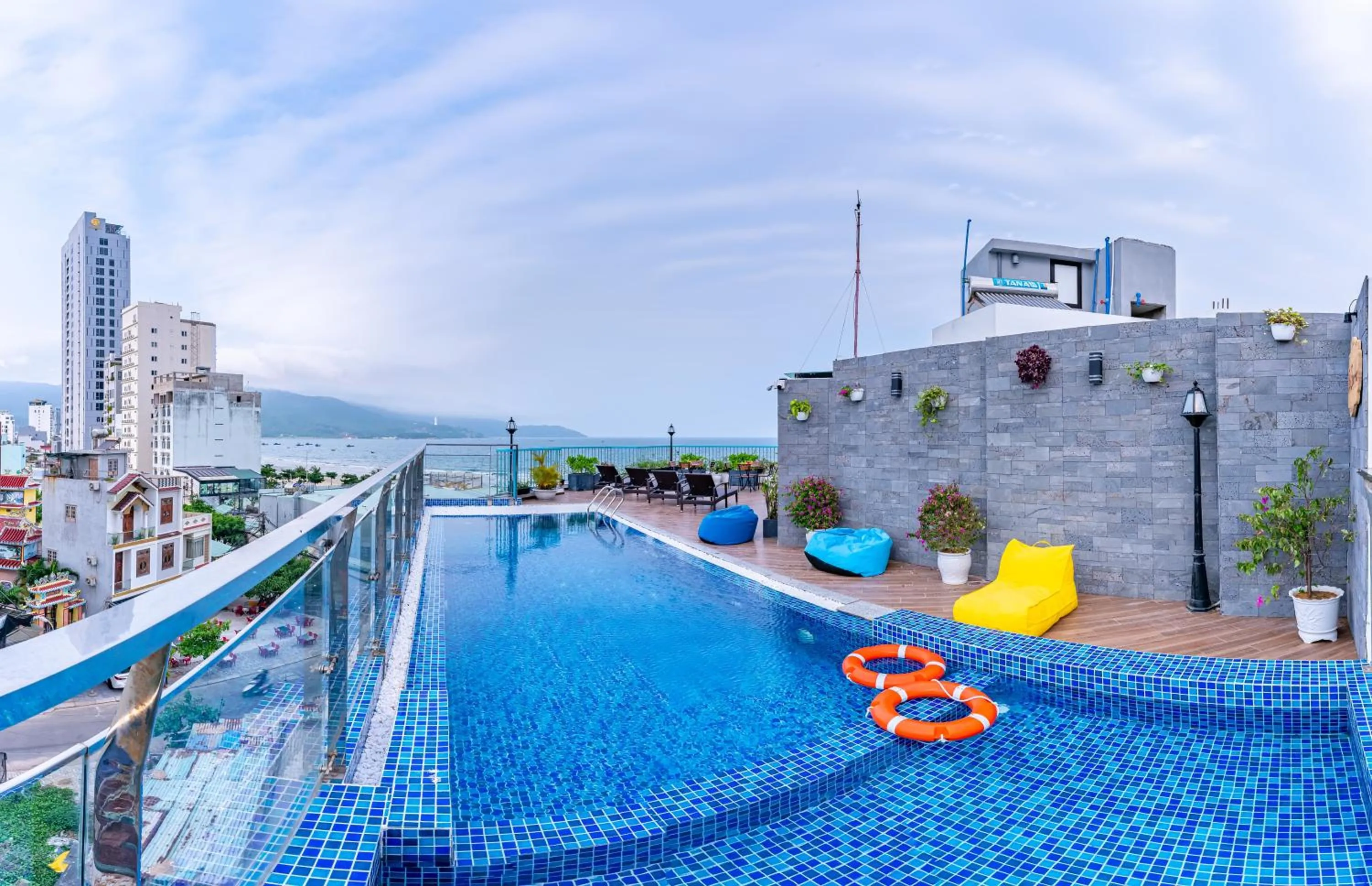 Swimming pool in Cani Beach House