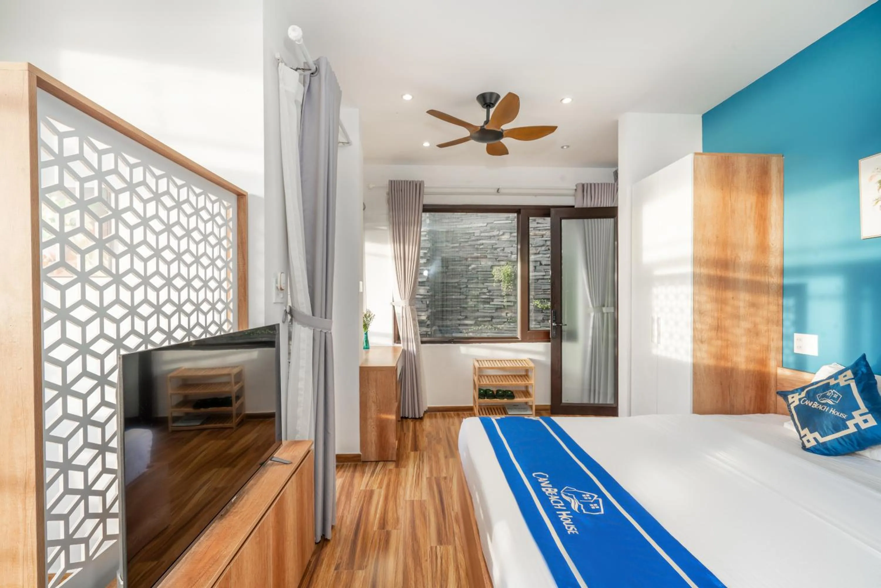 Bedroom, Bed in Cani Beach House