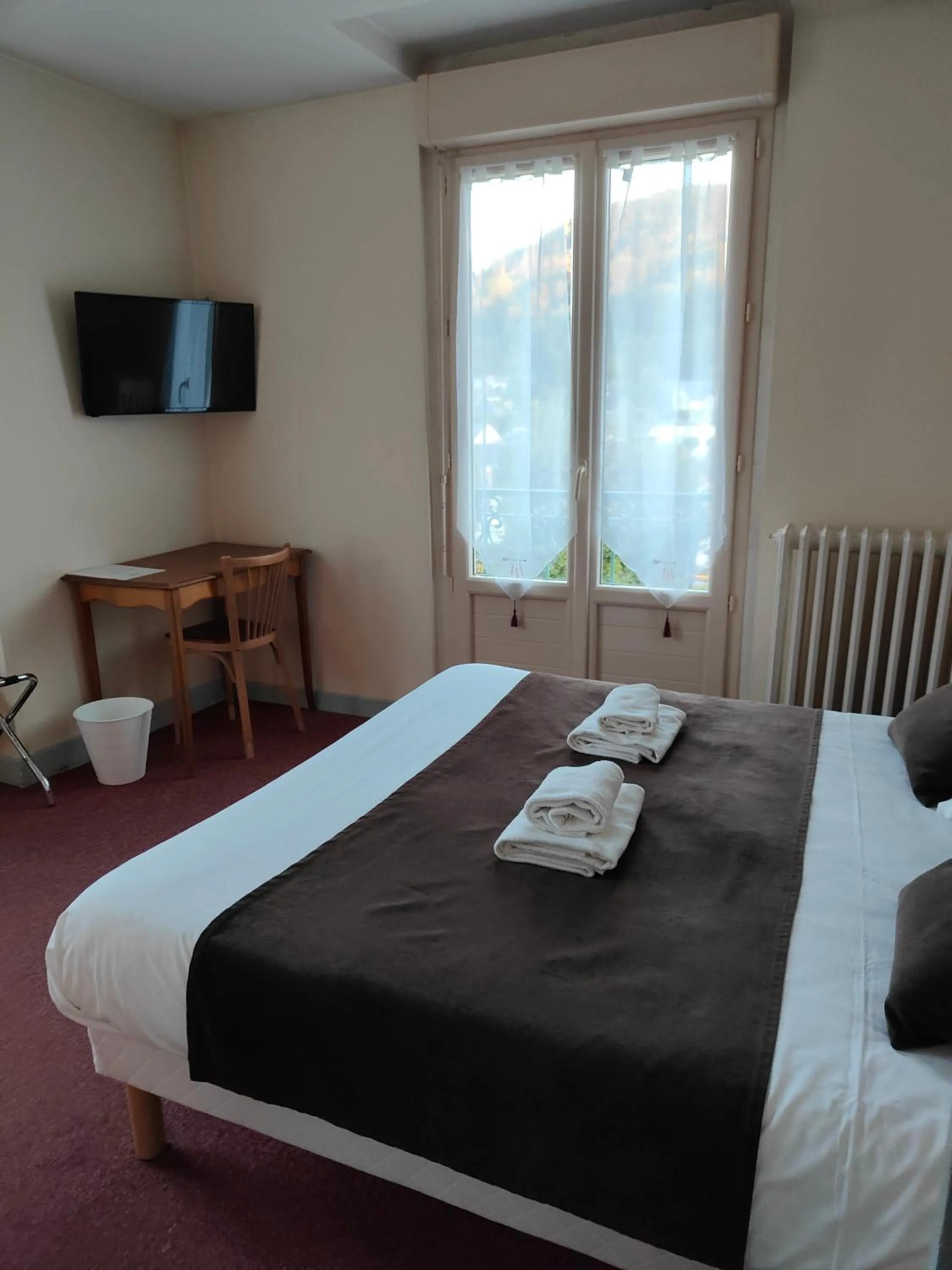 Bedroom, Bed in Hotel Au Val Doré