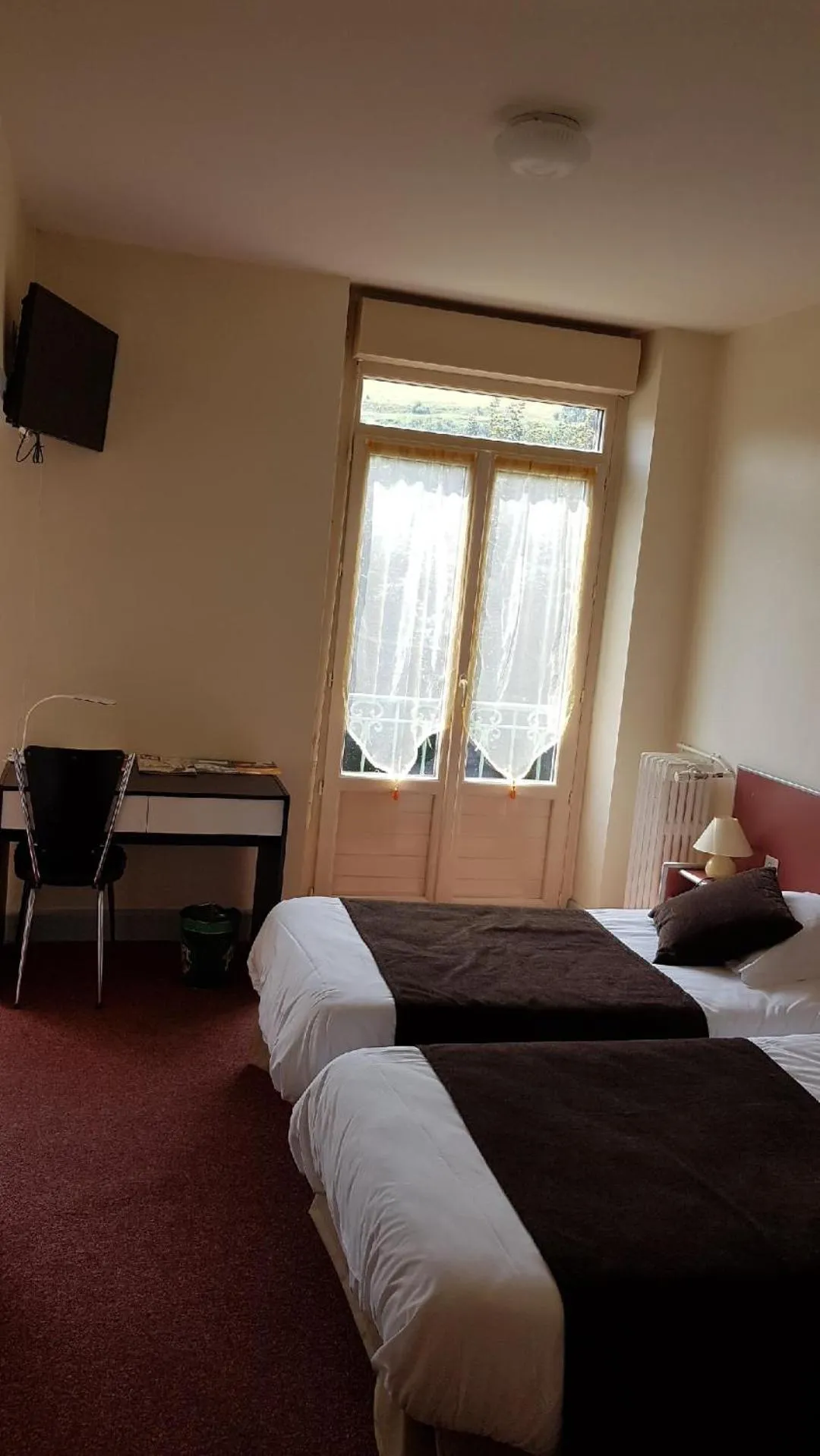 Photo of the whole room, Bed in Hotel Au Val Doré