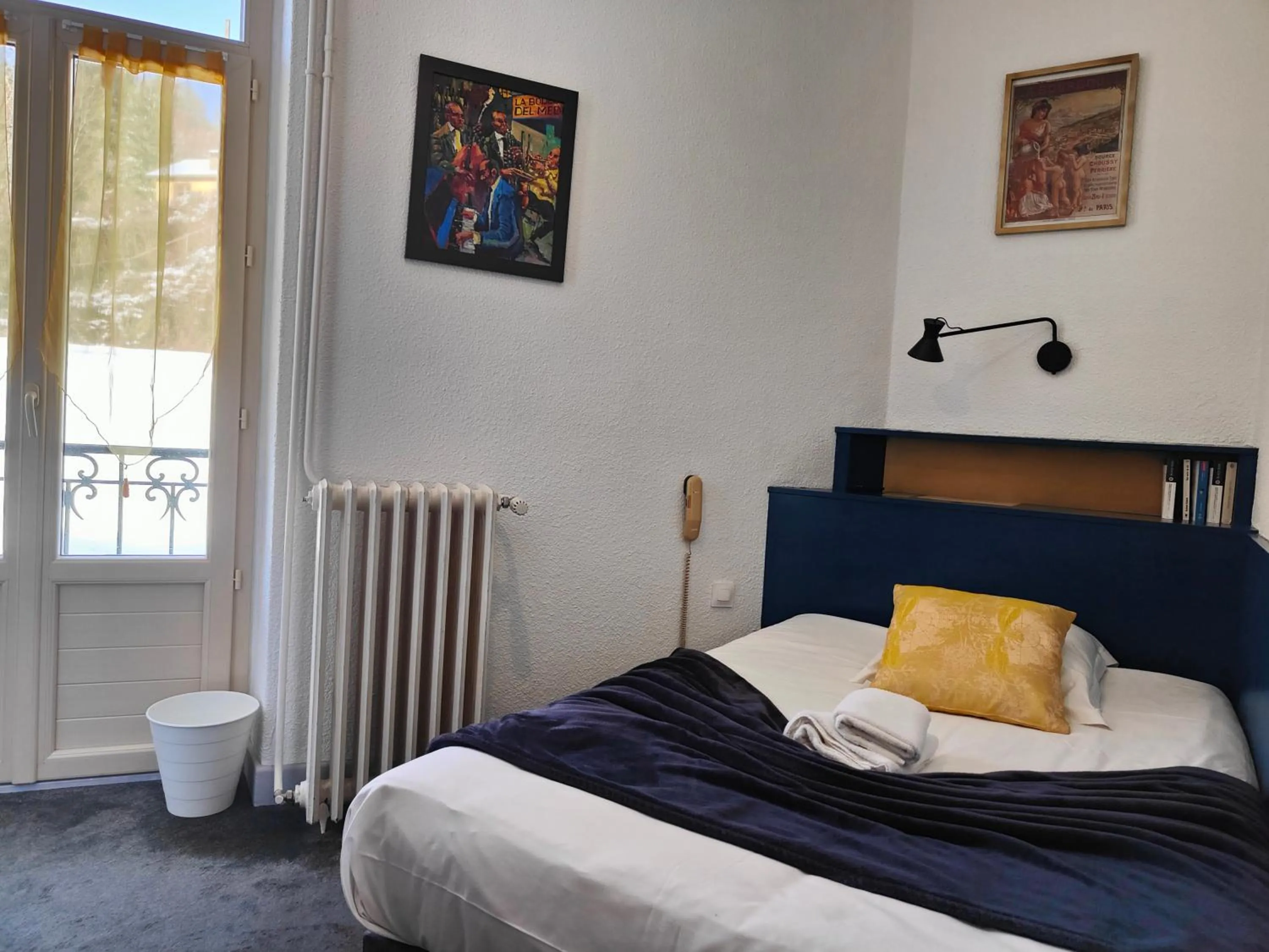 Photo of the whole room, Bed in Hotel Au Val Doré