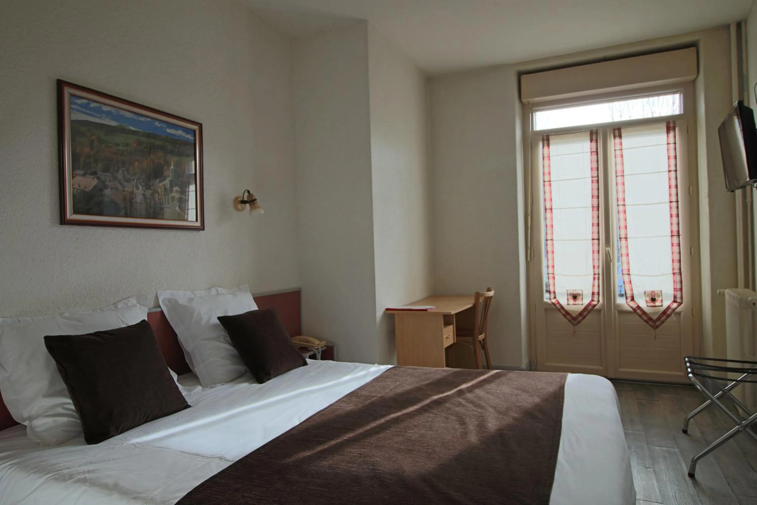 Photo of the whole room, Bed in Hotel Au Val Doré