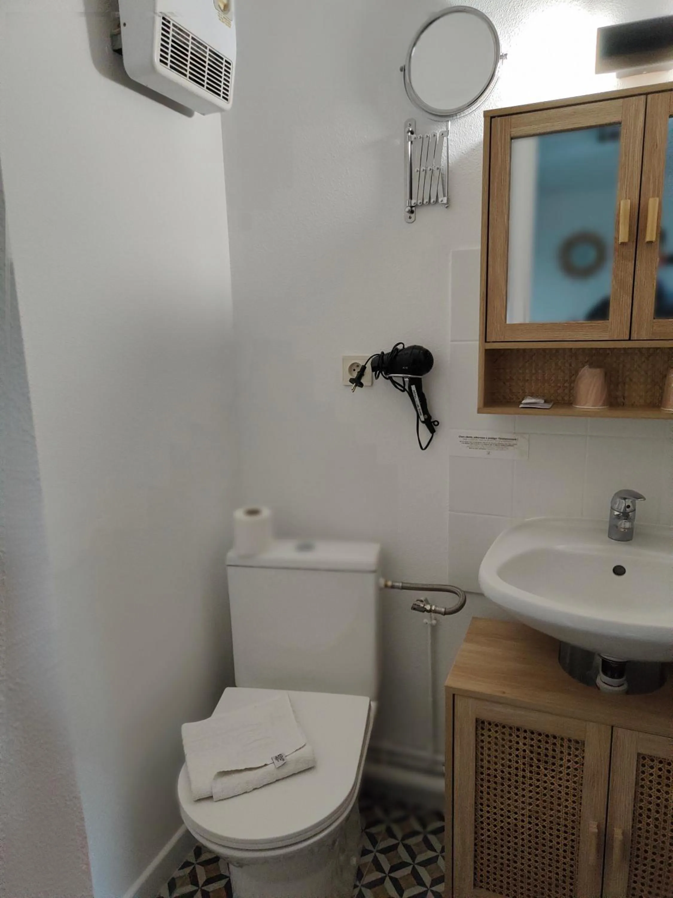 Toilet in Hotel Au Val Doré