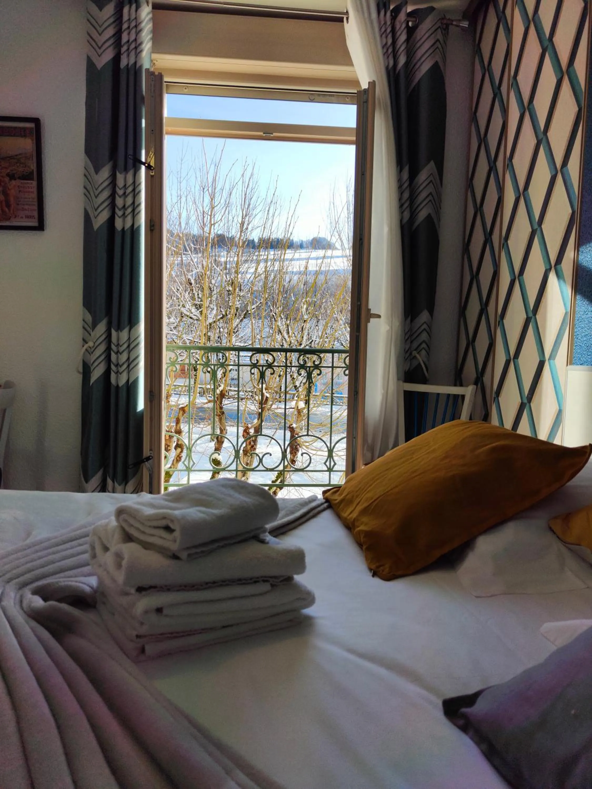 View (from property/room), Bed in Hotel Au Val Doré