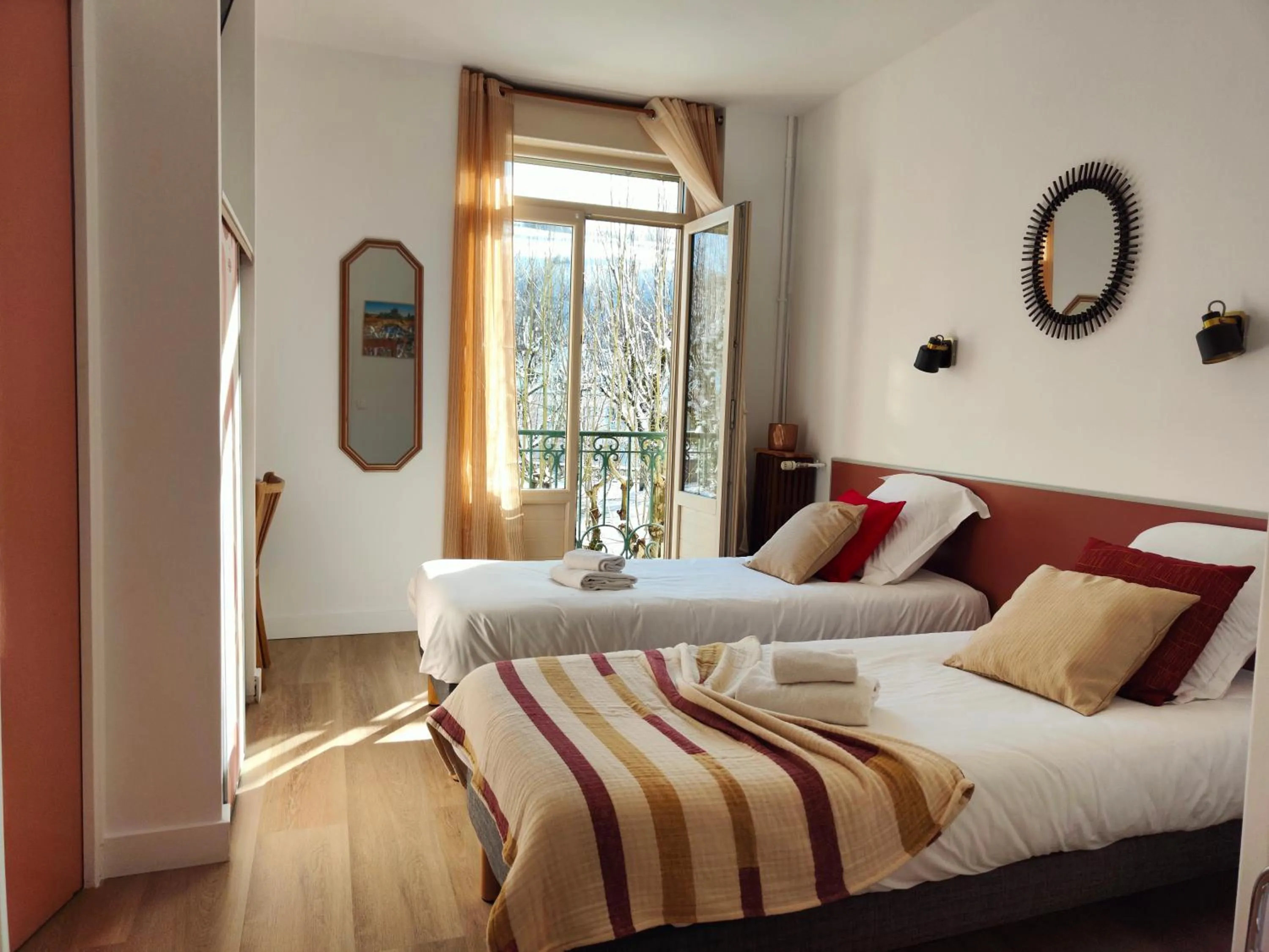 View (from property/room), Bed in Hotel Au Val Doré