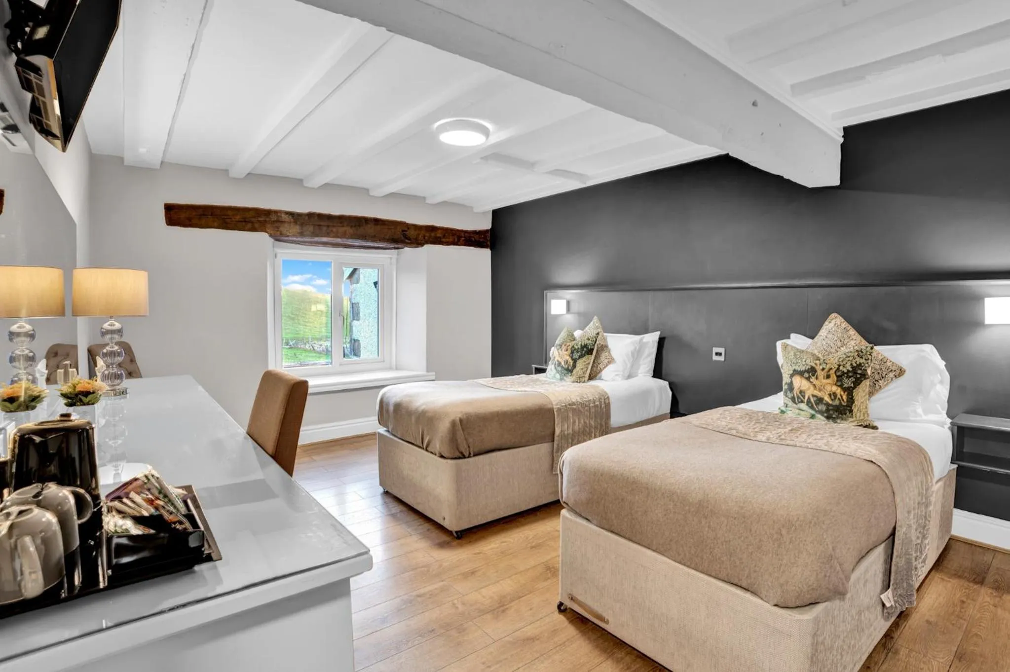 Bed in Pyes Mill Hotel Conder Green