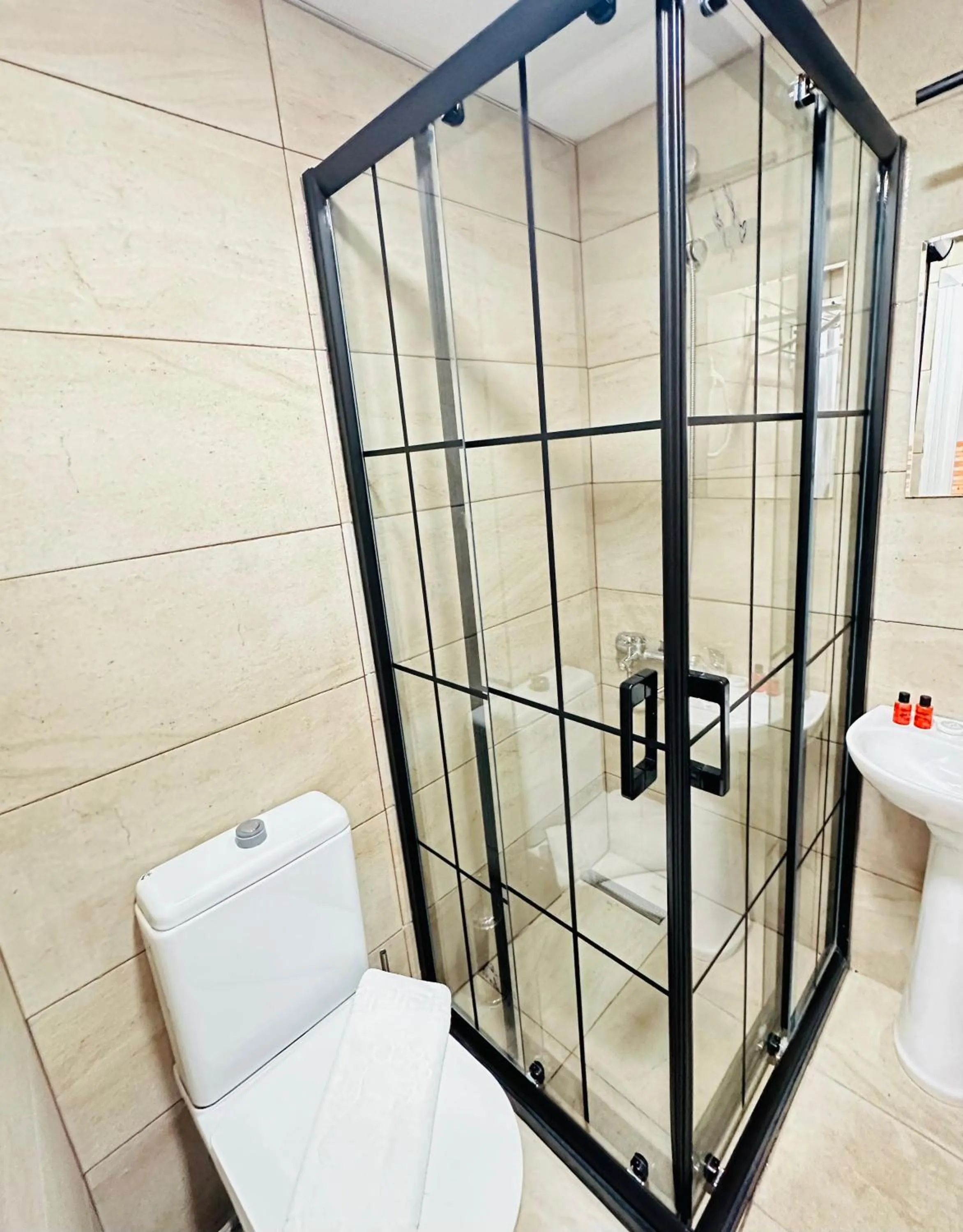 Shower in Sayeban Hotel Istanbul