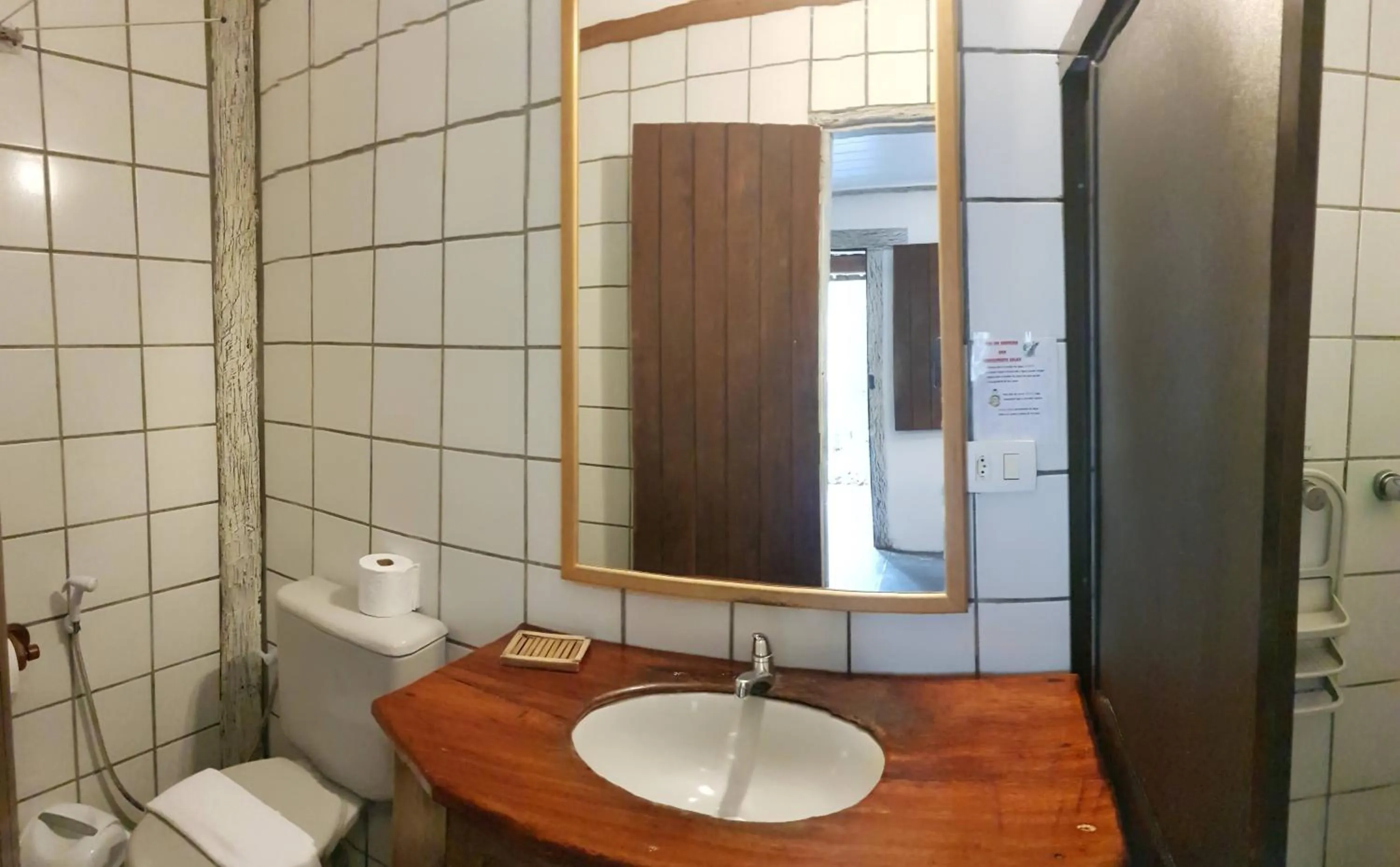 Bathroom in Pousada Bucaneiros