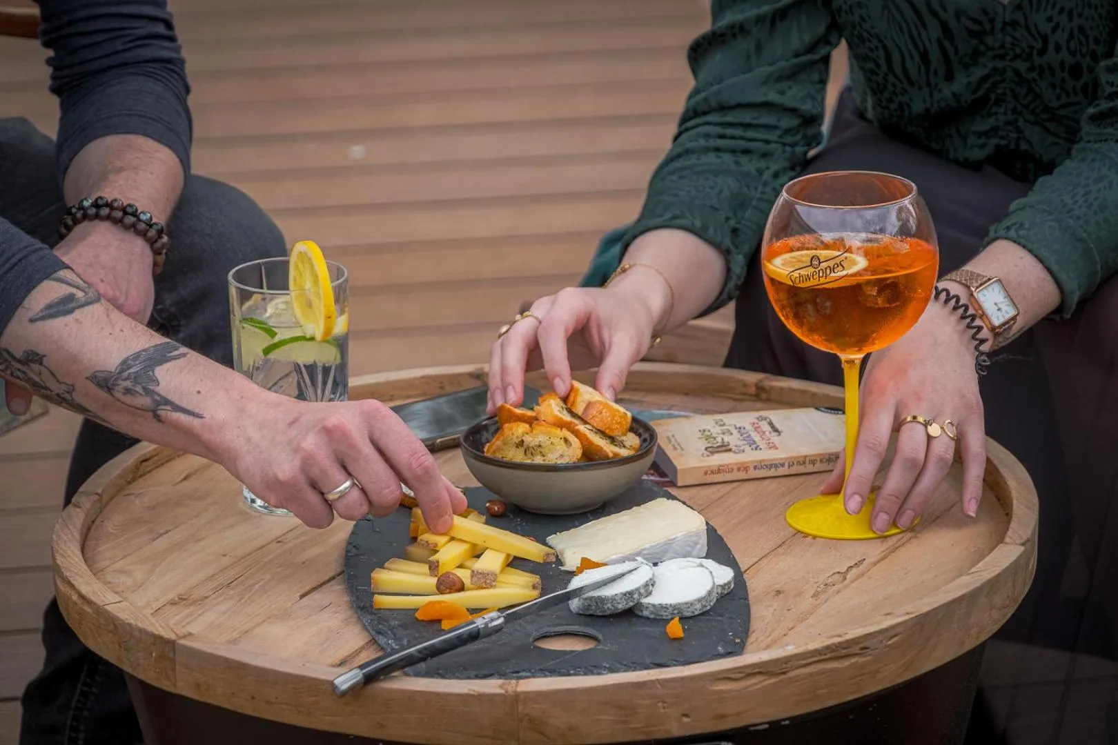 Lounge or bar in The Originals City, Angers Sud, Le Village 49