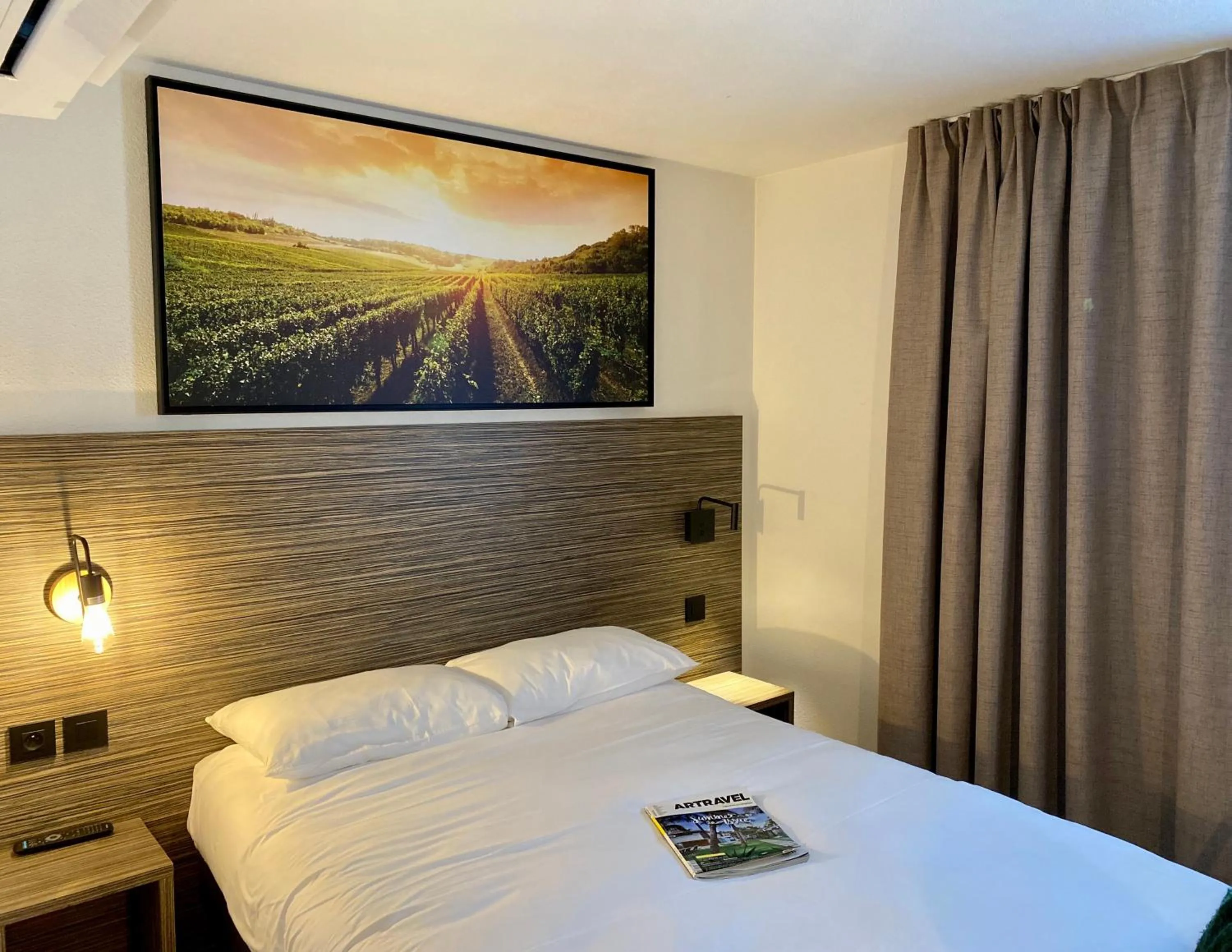 Photo of the whole room, Bed in The Originals City, Angers Sud, Le Village 49