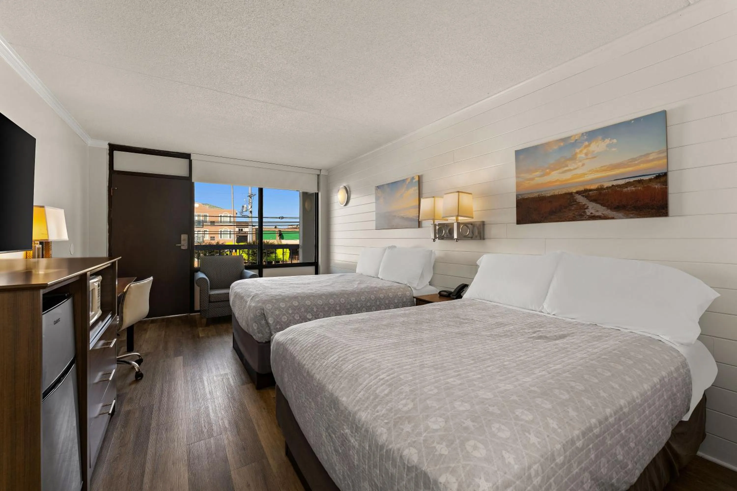 Bed in Atlantic Oceanside Dewey