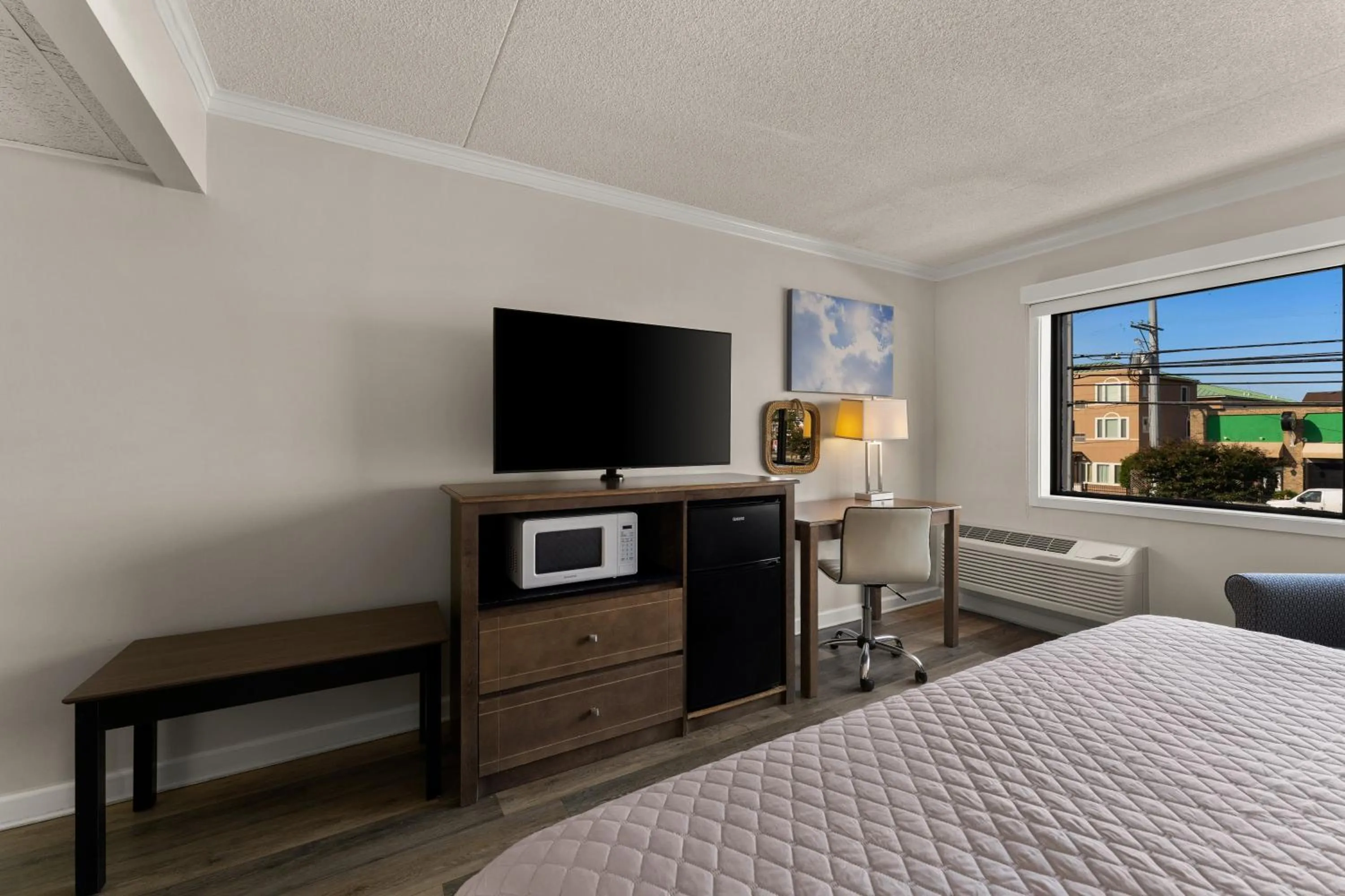 TV and multimedia, Bed in Atlantic Oceanside Dewey