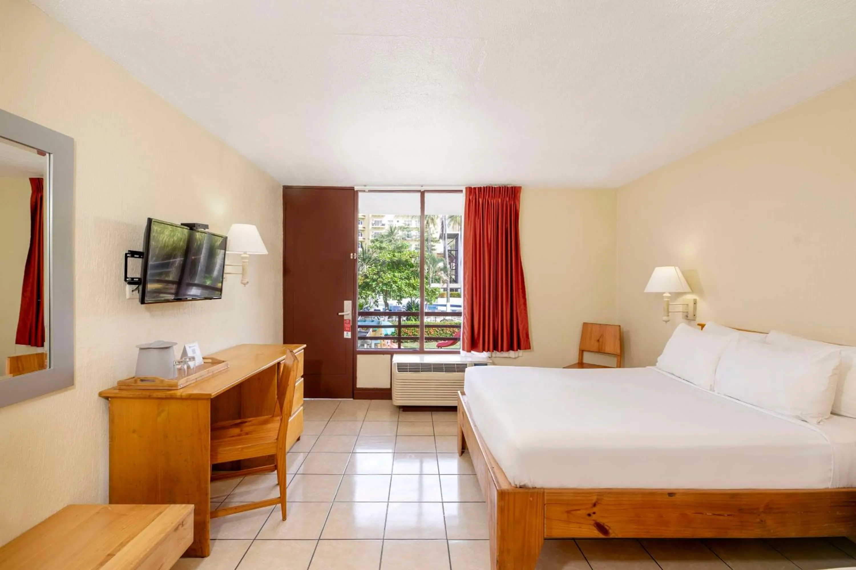 Bedroom, Bed in Best Western Jaco Beach All Inclusive Resort