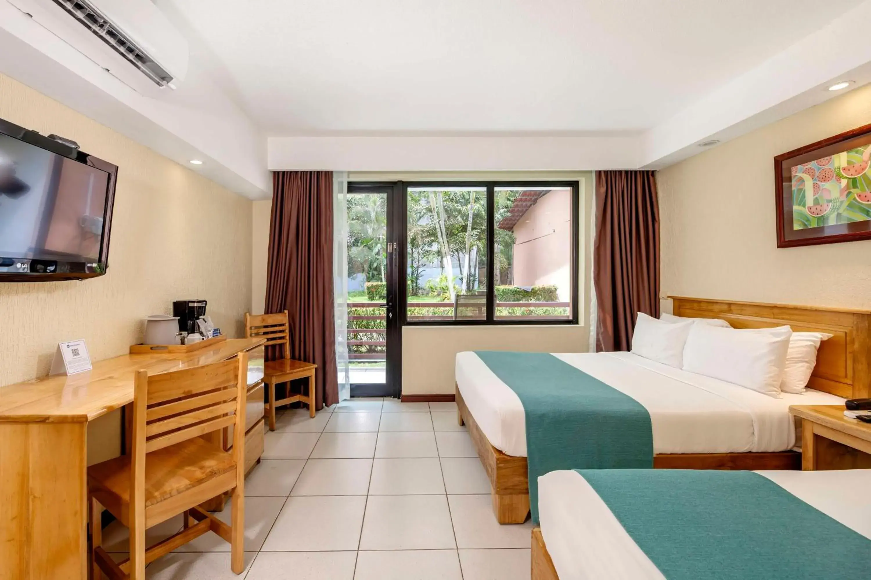 Double and Single Room with Roll-In Shower and Garden View - Disability Access/Non-Smoking in Best Western Jaco Beach All Inclusive Resort Double and Single Room with Roll-In Shower and Garden View - Disability Access/Non-Smoking in Best Western Jaco Beach All Inclusive Resort