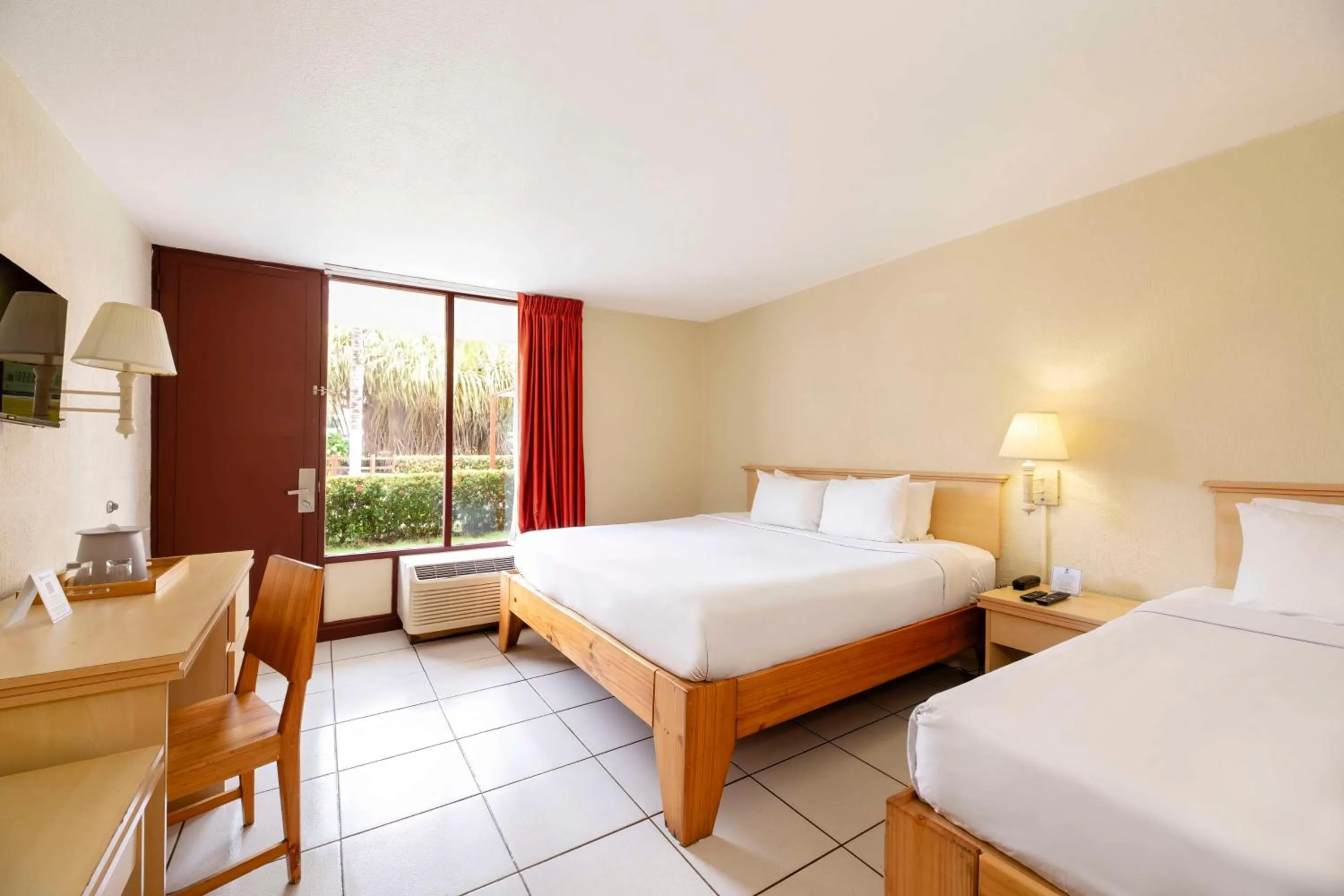 Property building, Bed in Best Western Jaco Beach All Inclusive Resort