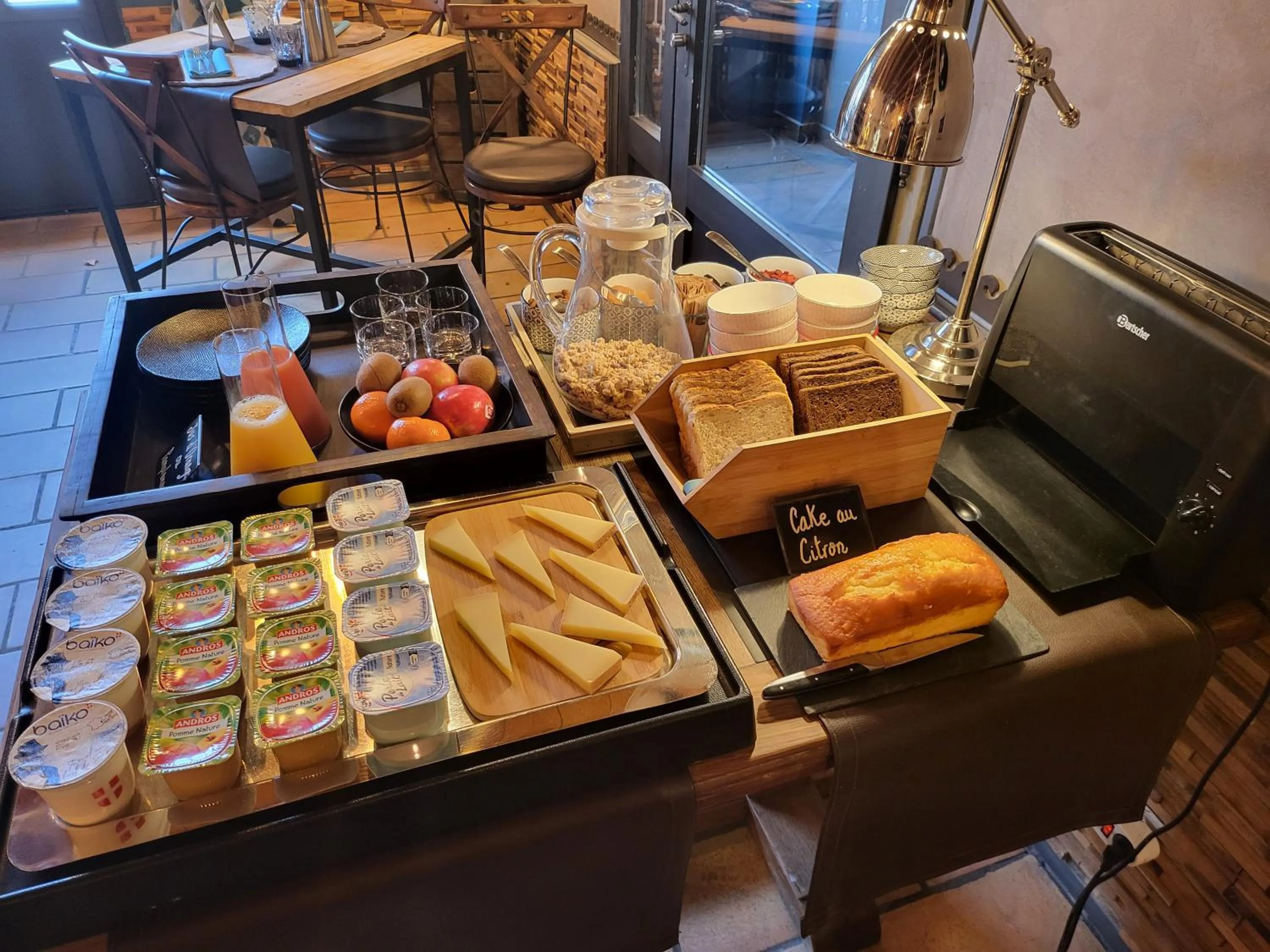 Breakfast in L' Oustaloun