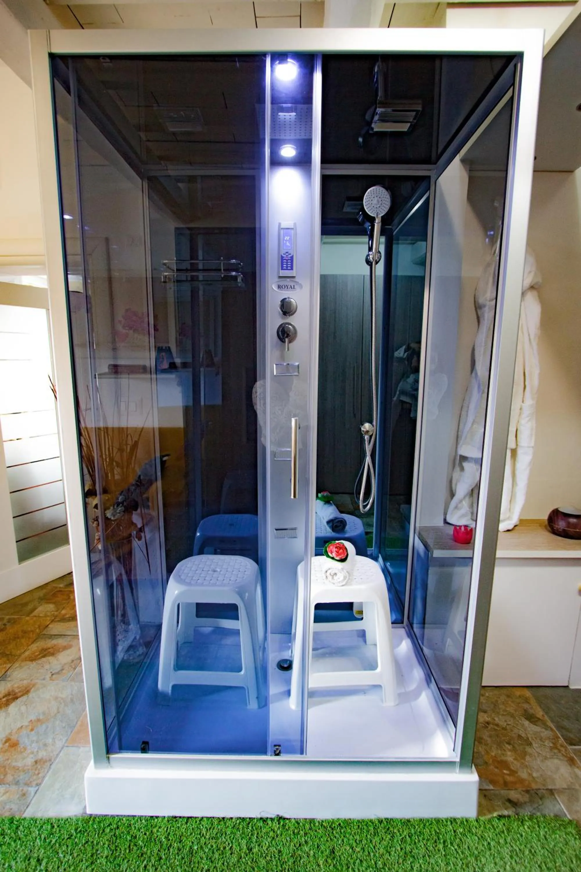 Shower in Eden Lilli B&B