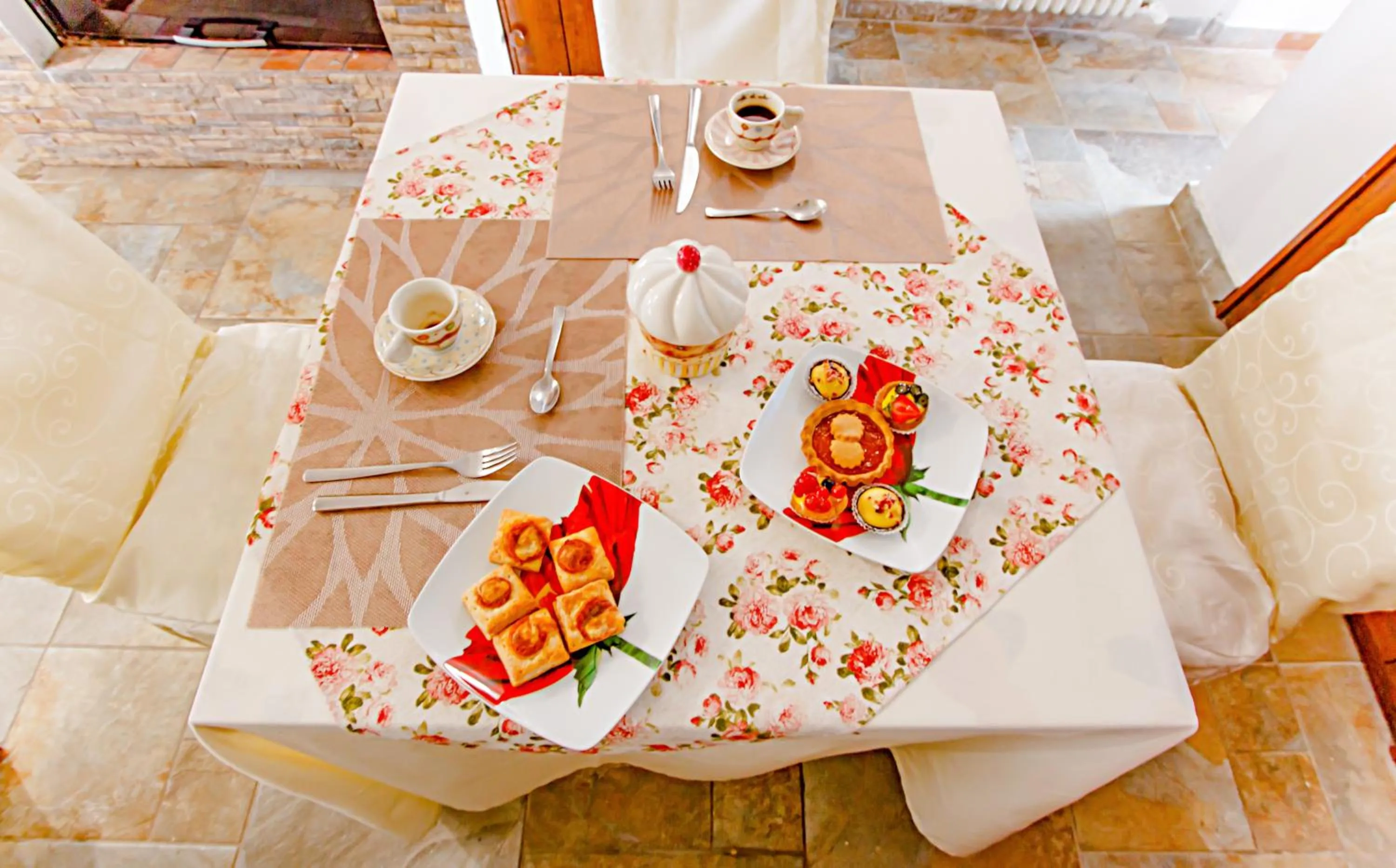 Breakfast in Eden Lilli B&B