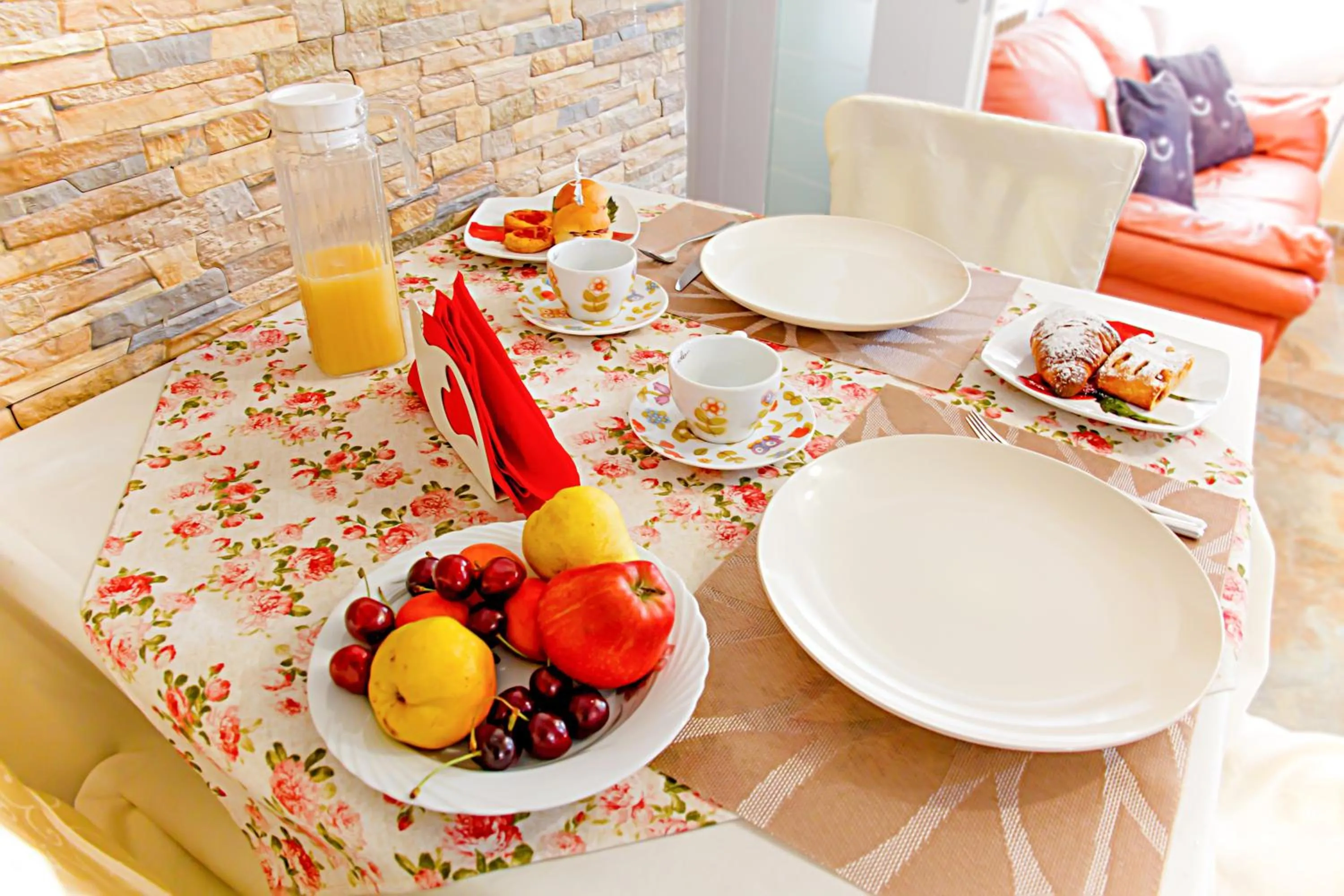 Breakfast in Eden Lilli B&B