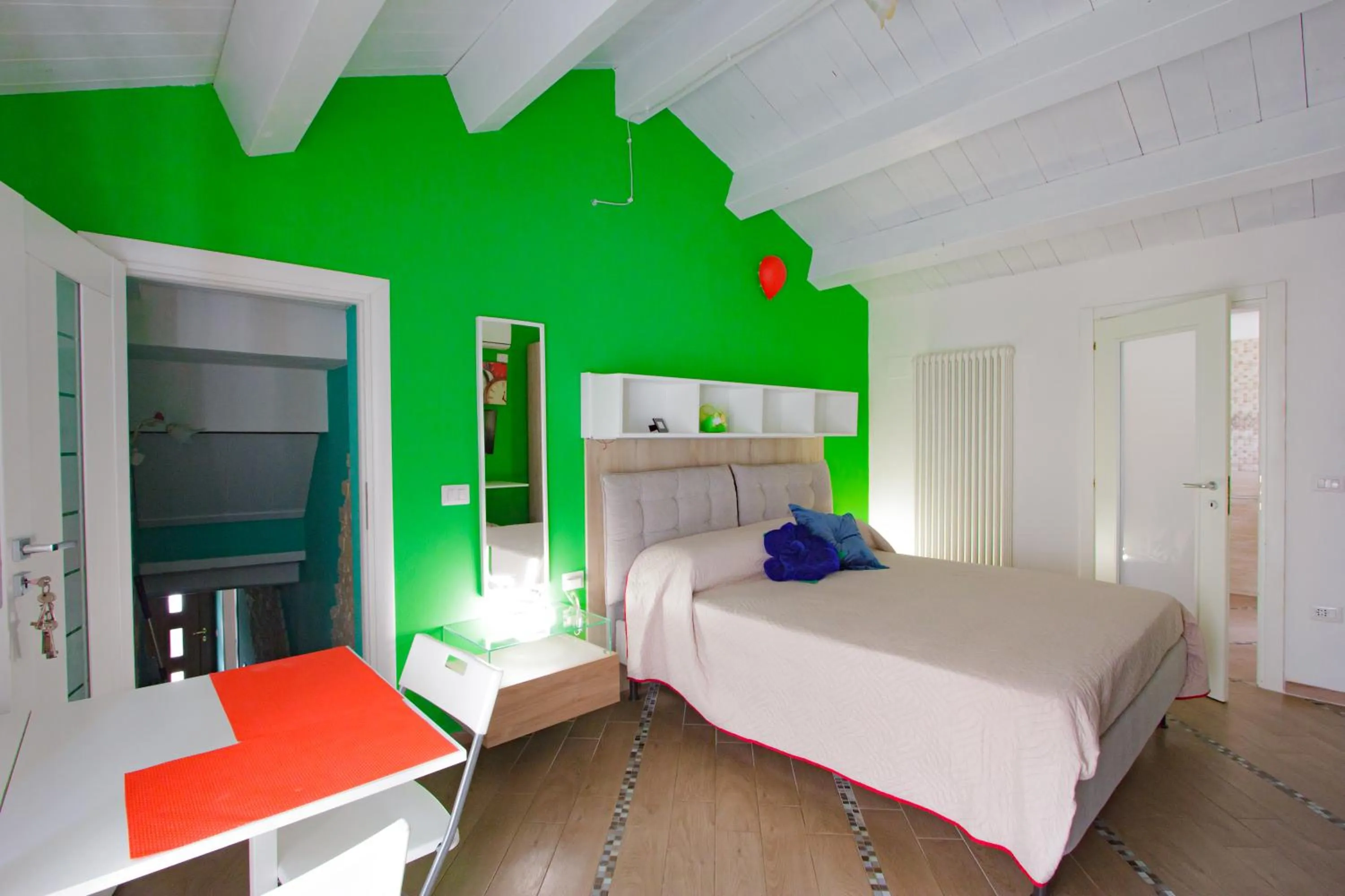 Photo of the whole room, Bed in Eden Lilli B&B