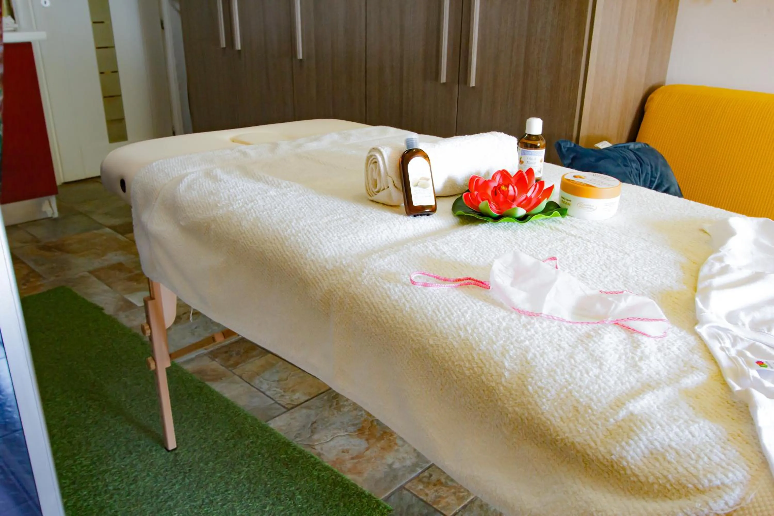 Massage, Bed in Eden Lilli B&B