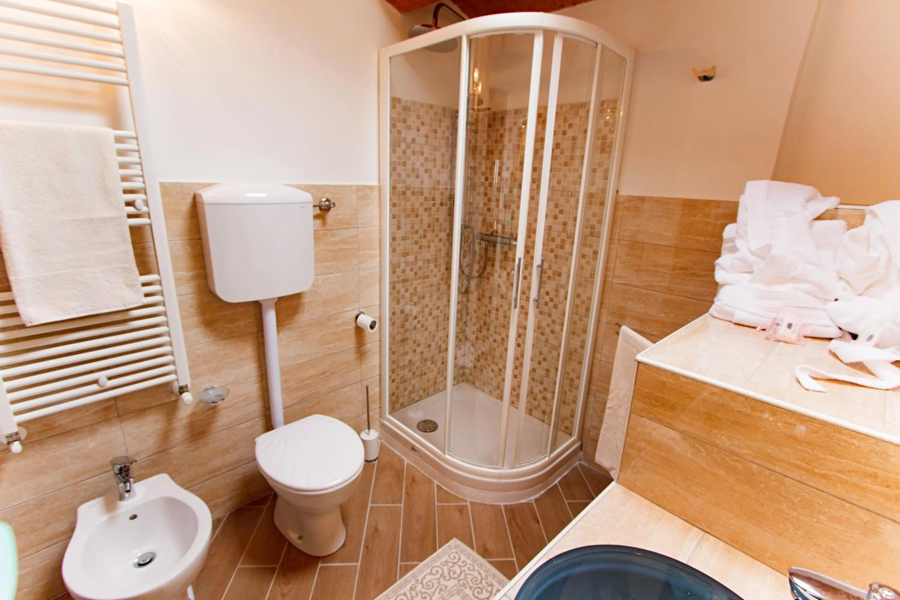 Shower in Eden Lilli B&B