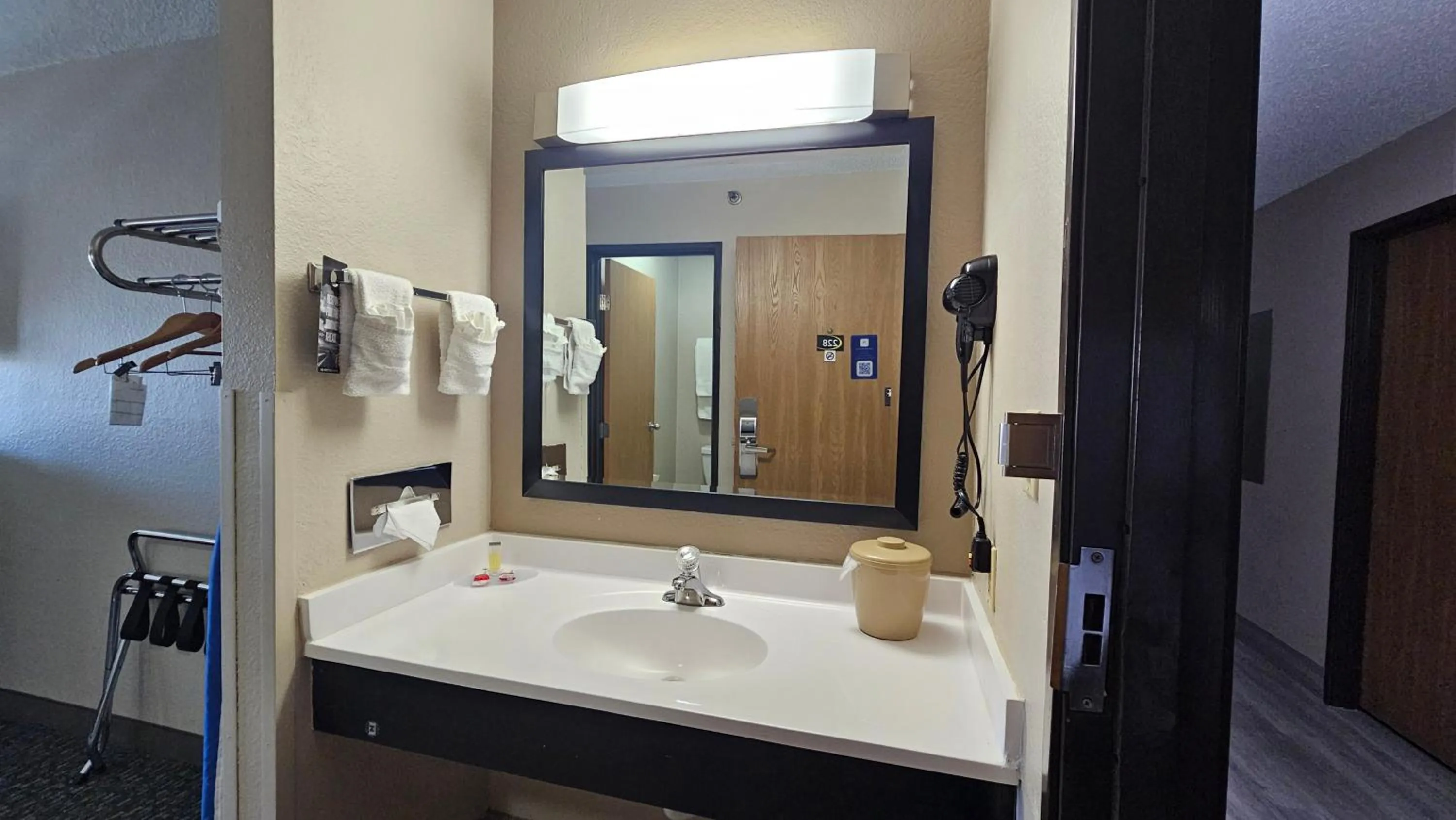 Shower in Super 8 by Wyndham Elgin