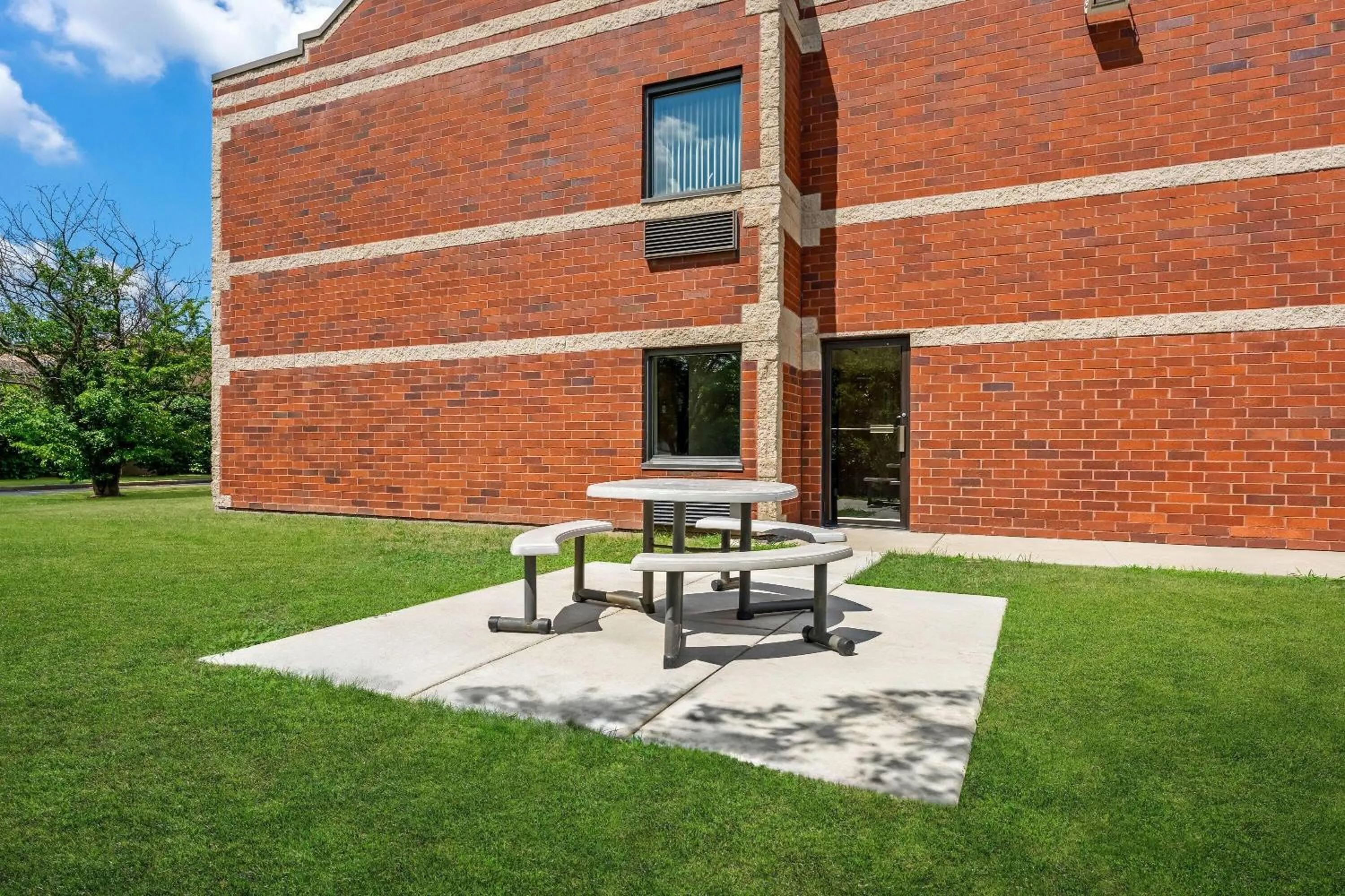 Property building in Super 8 by Wyndham Elgin