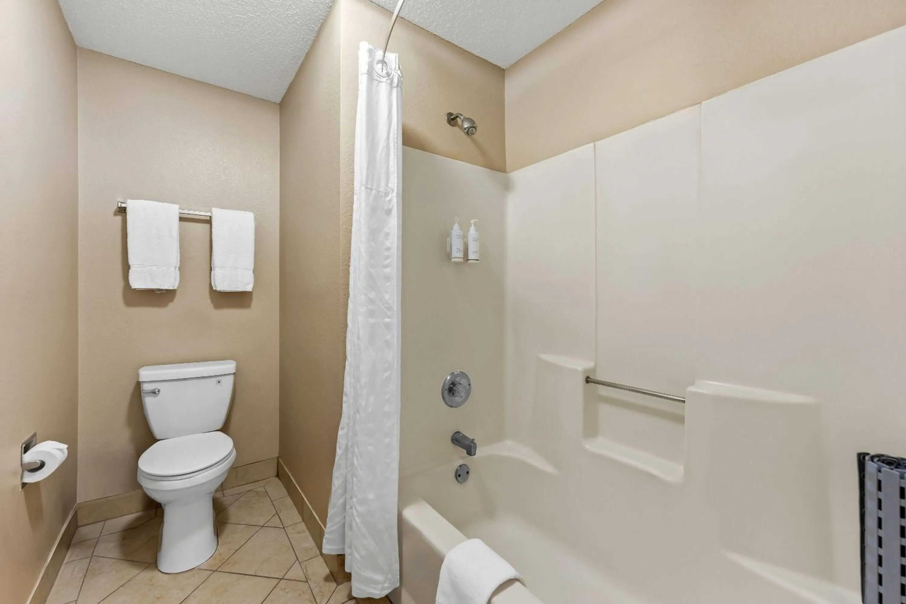 Bathroom in Super 8 by Wyndham Elgin