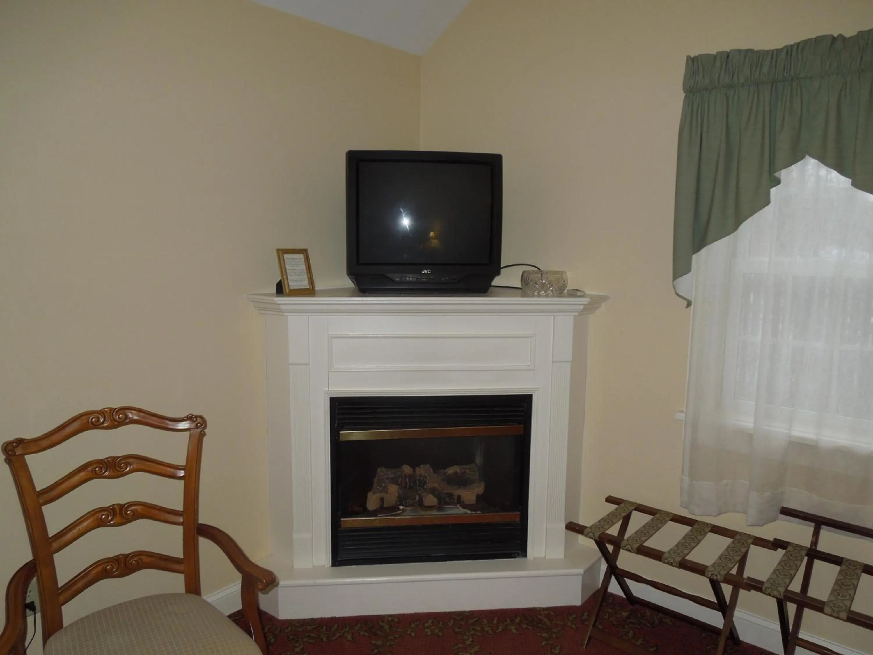 TV and multimedia in Kearsarge Inn