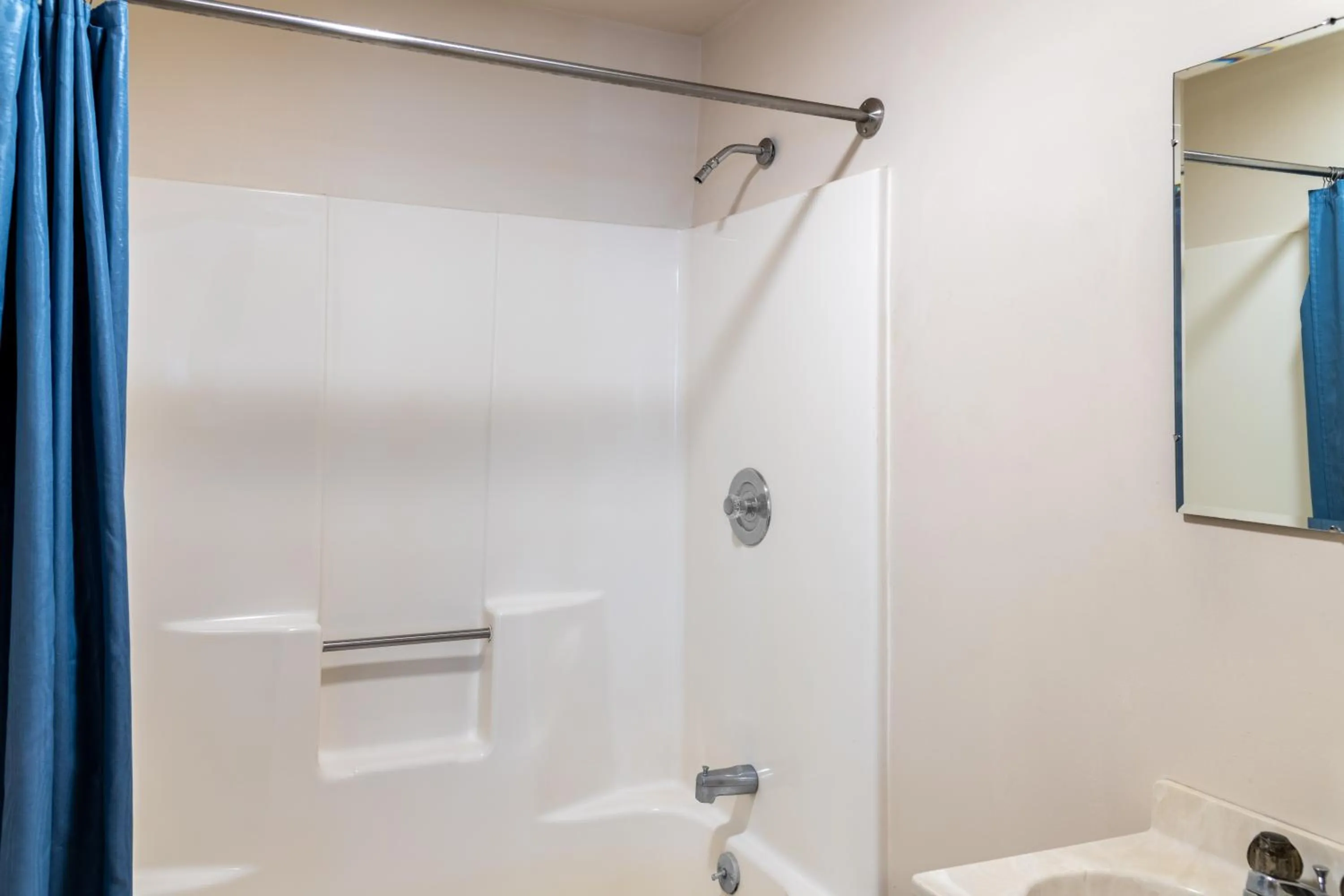 Bathroom in Sara Placid Inn & Suites