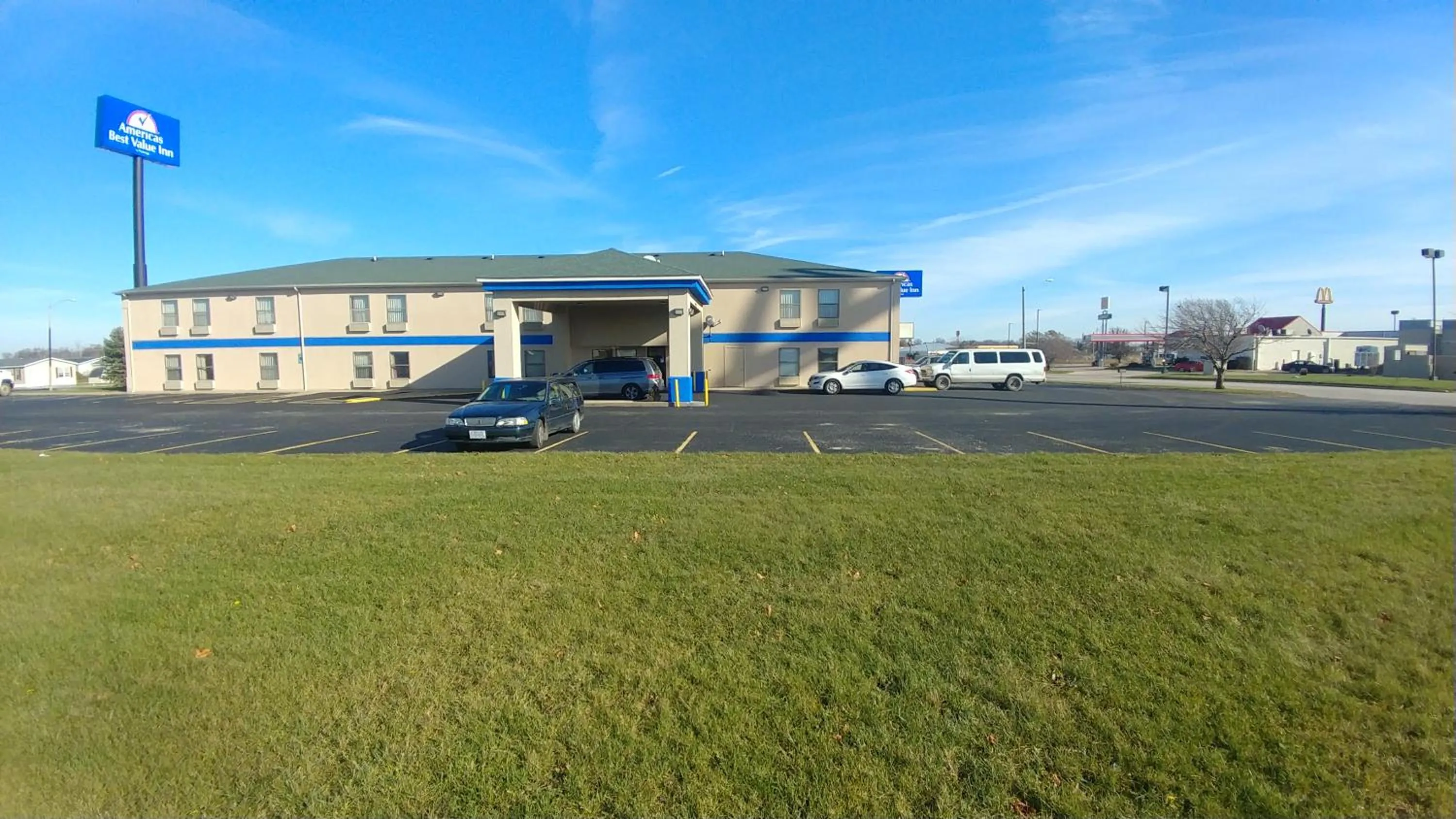 Facade/entrance in Super 8 by Wyndham Chenoa