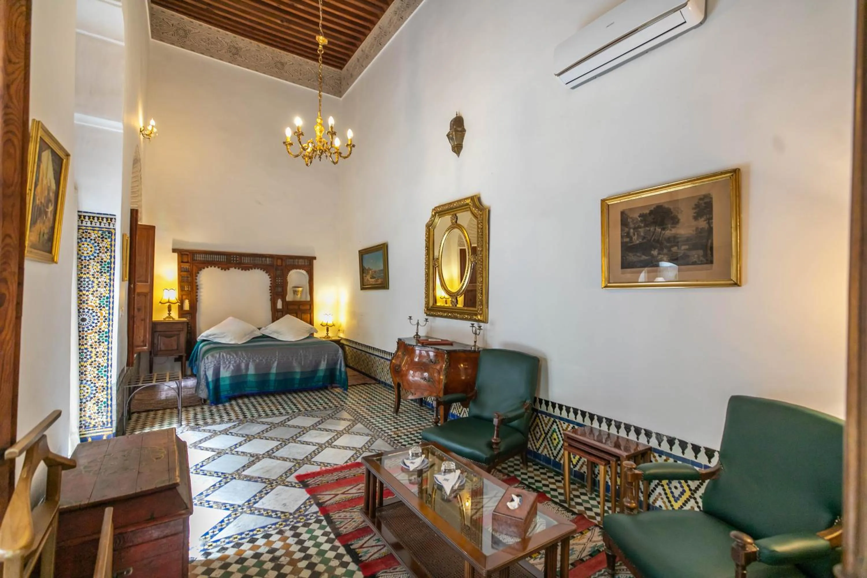 View (from property/room), Bed in Ryad Mabrouka