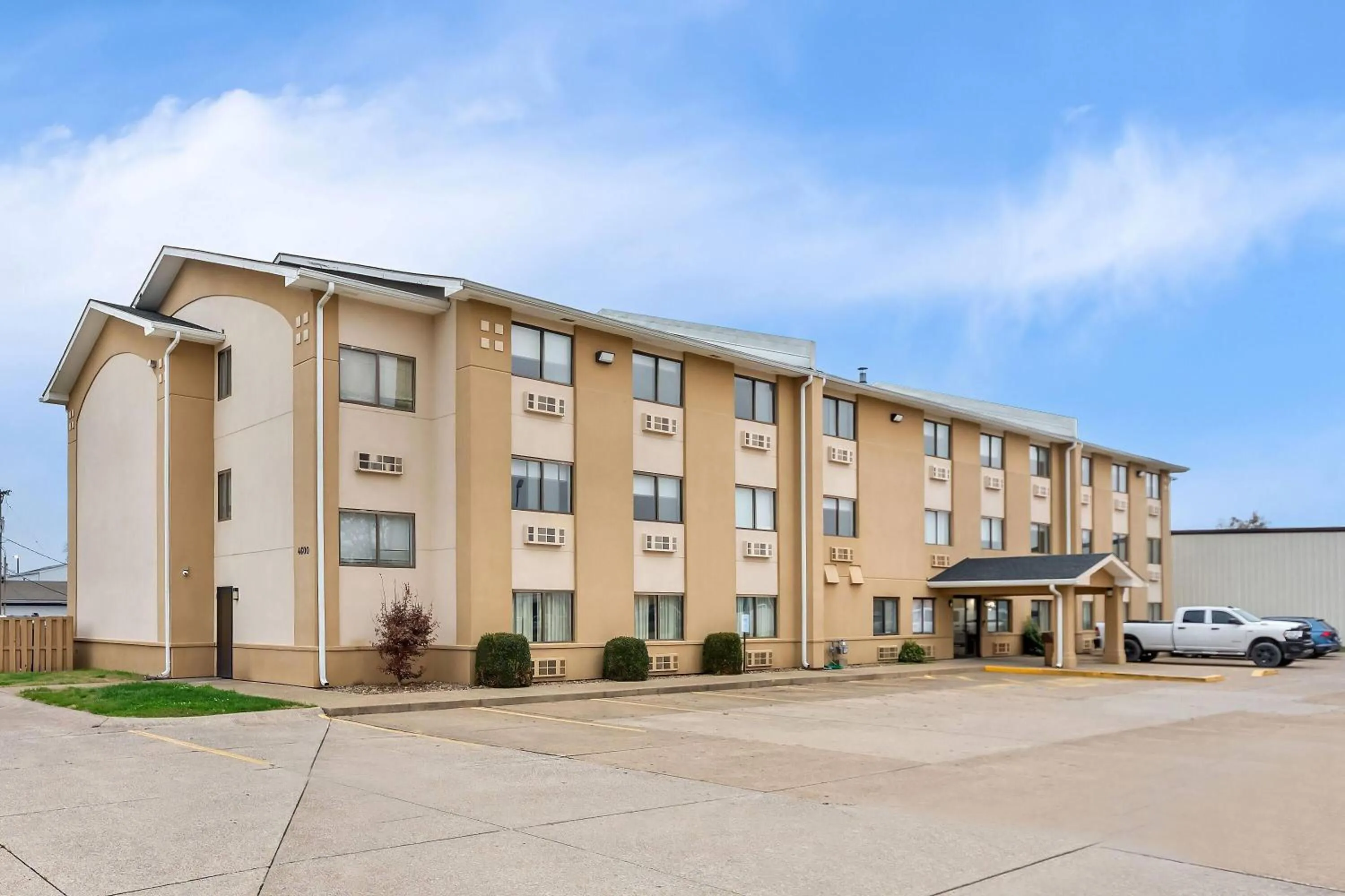 Property building in Super 8 by Wyndham Evansville East