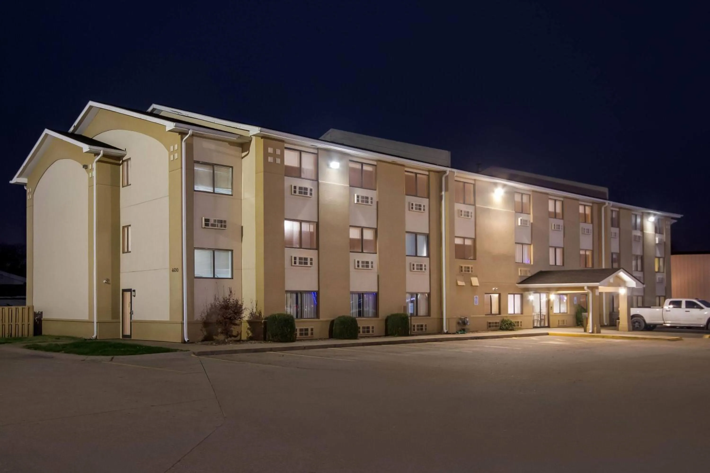 Property building in Super 8 by Wyndham Evansville East