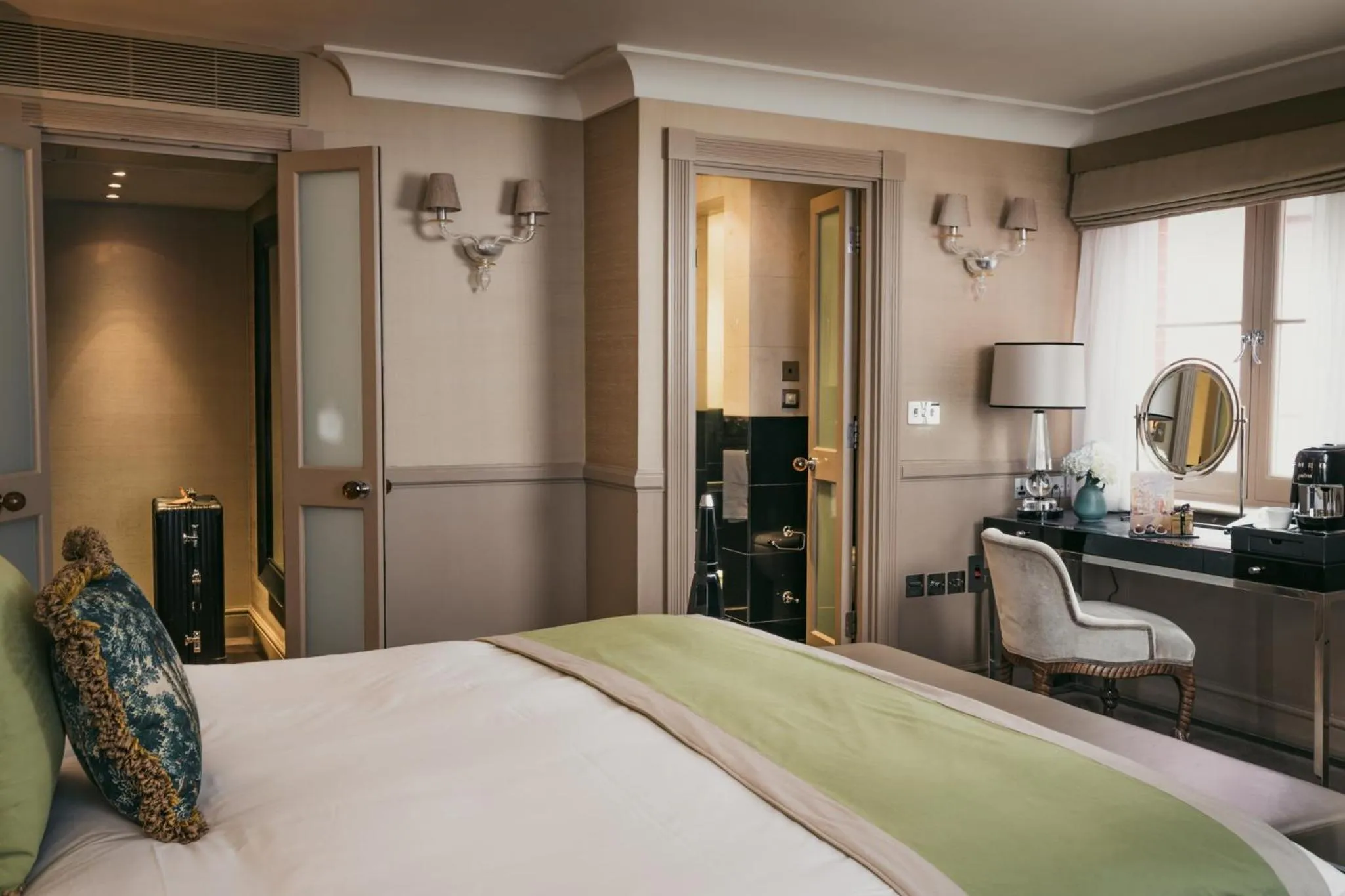 Bedroom, Bed in Althoff St James's Hotel & Club London