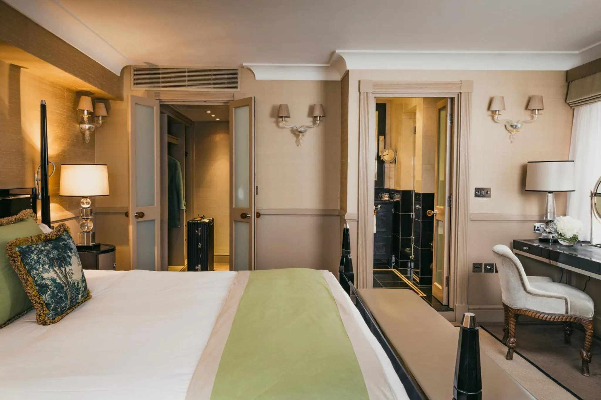 Bedroom, Bed in Althoff St James's Hotel & Club London