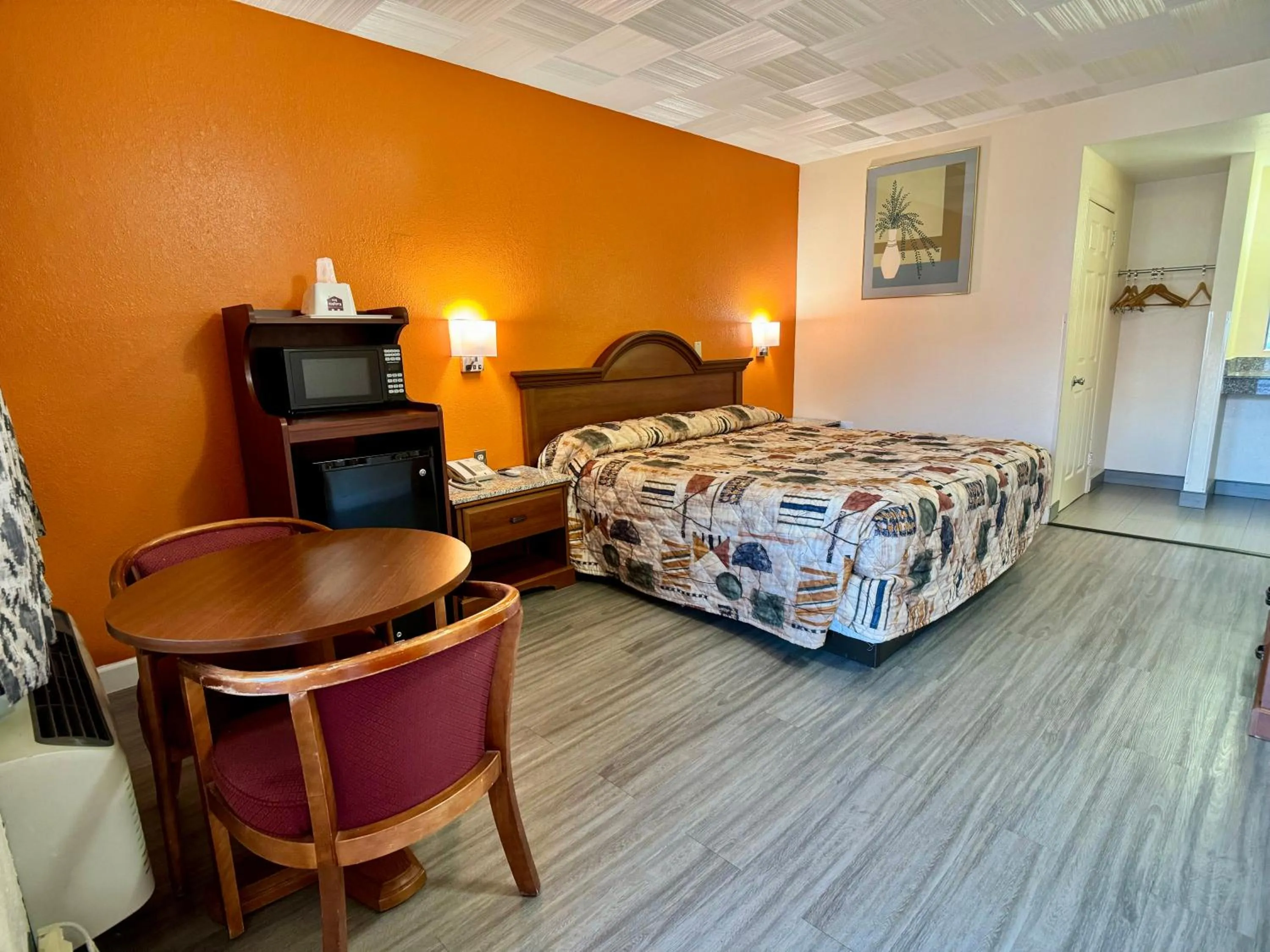 Bed in Knights Inn Galax