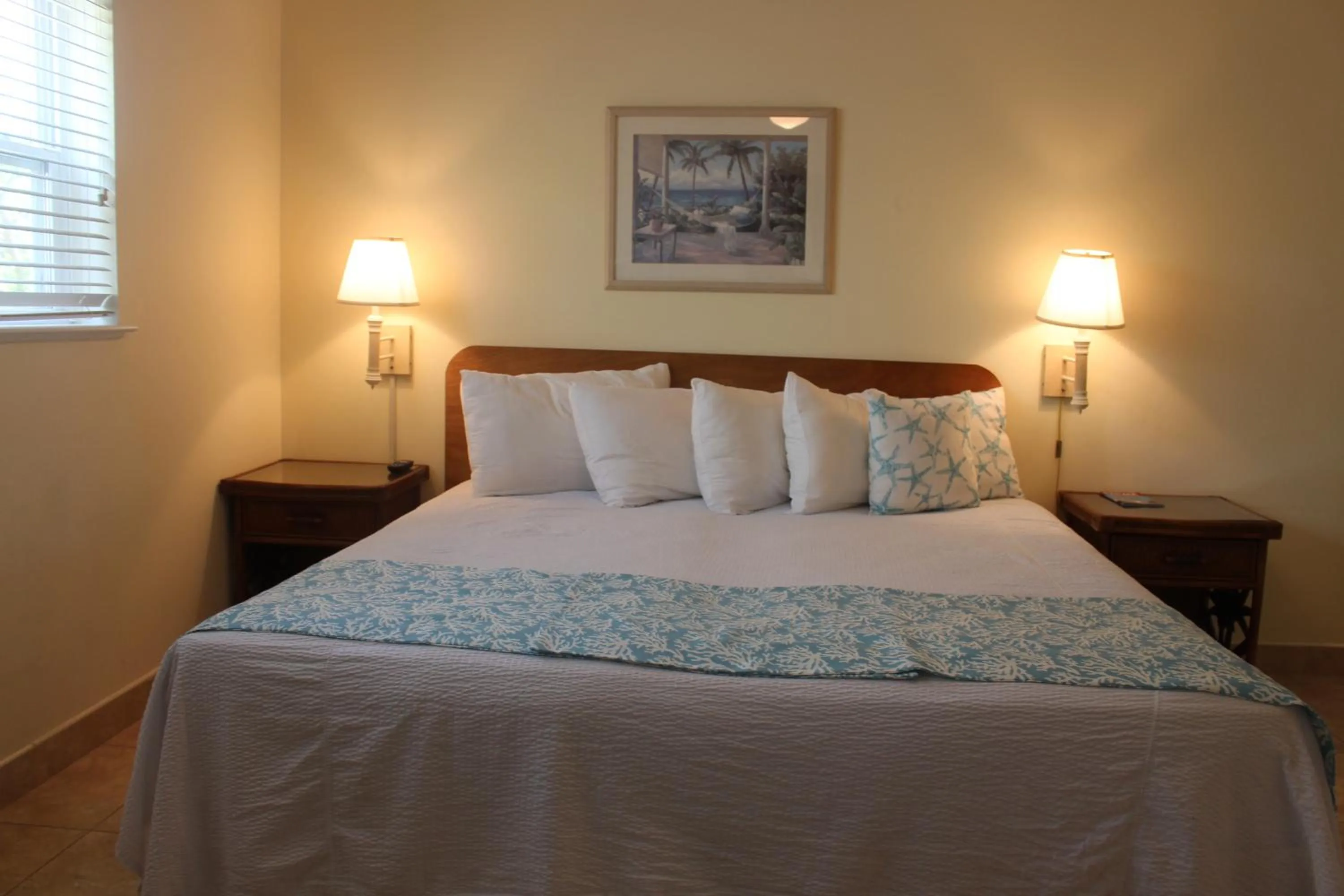 Bed in Hideaways Exuma