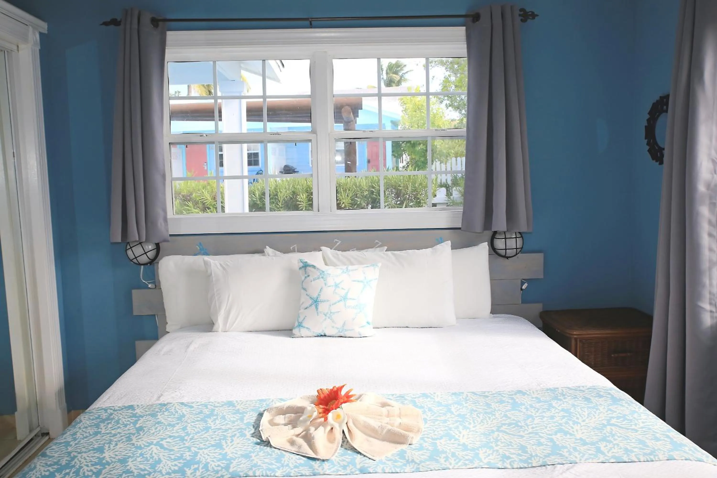 Bedroom, Bed in Hideaways Exuma