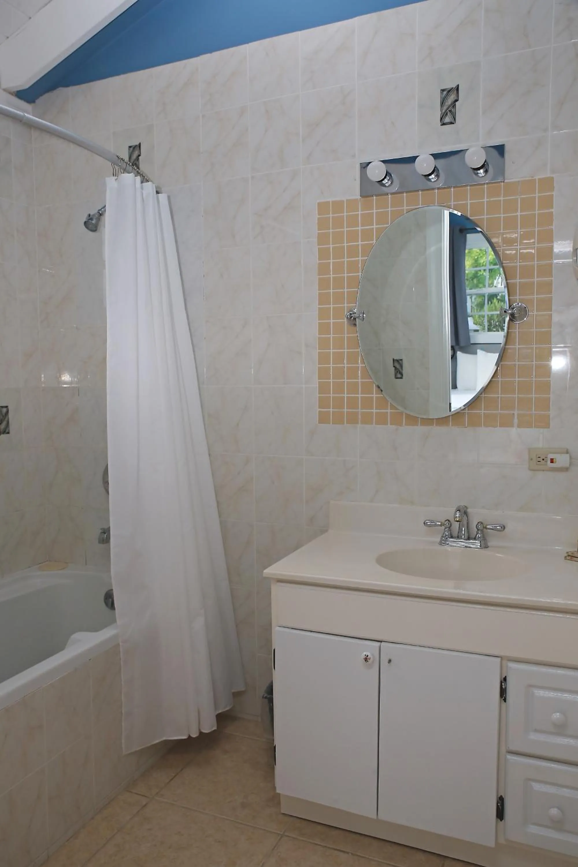 Bathroom in Hideaways Exuma